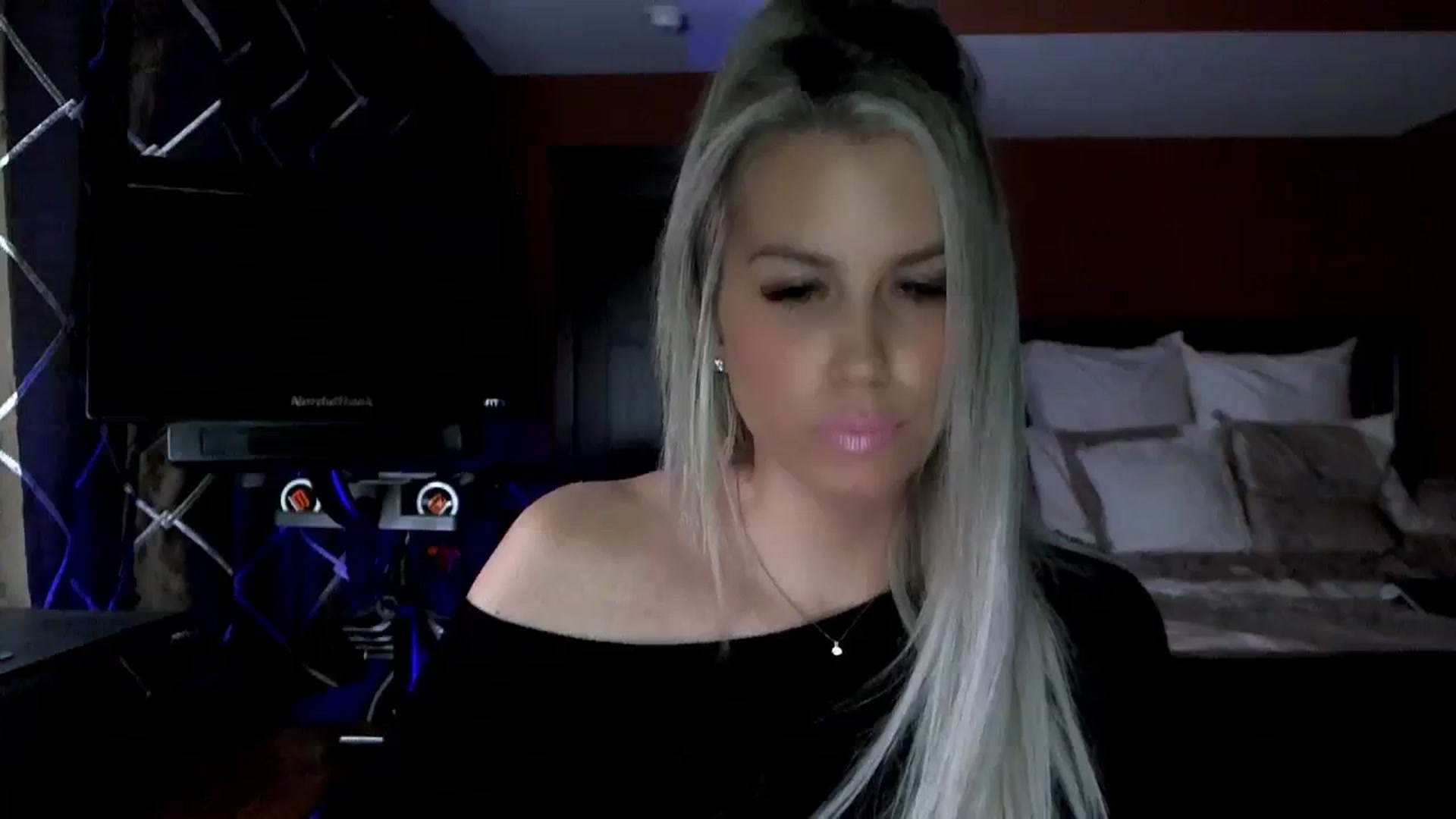 Gallery image thumbnail from Cora9's myfreecams stream on, 12/28/2023, 06:26 image 6 of 20