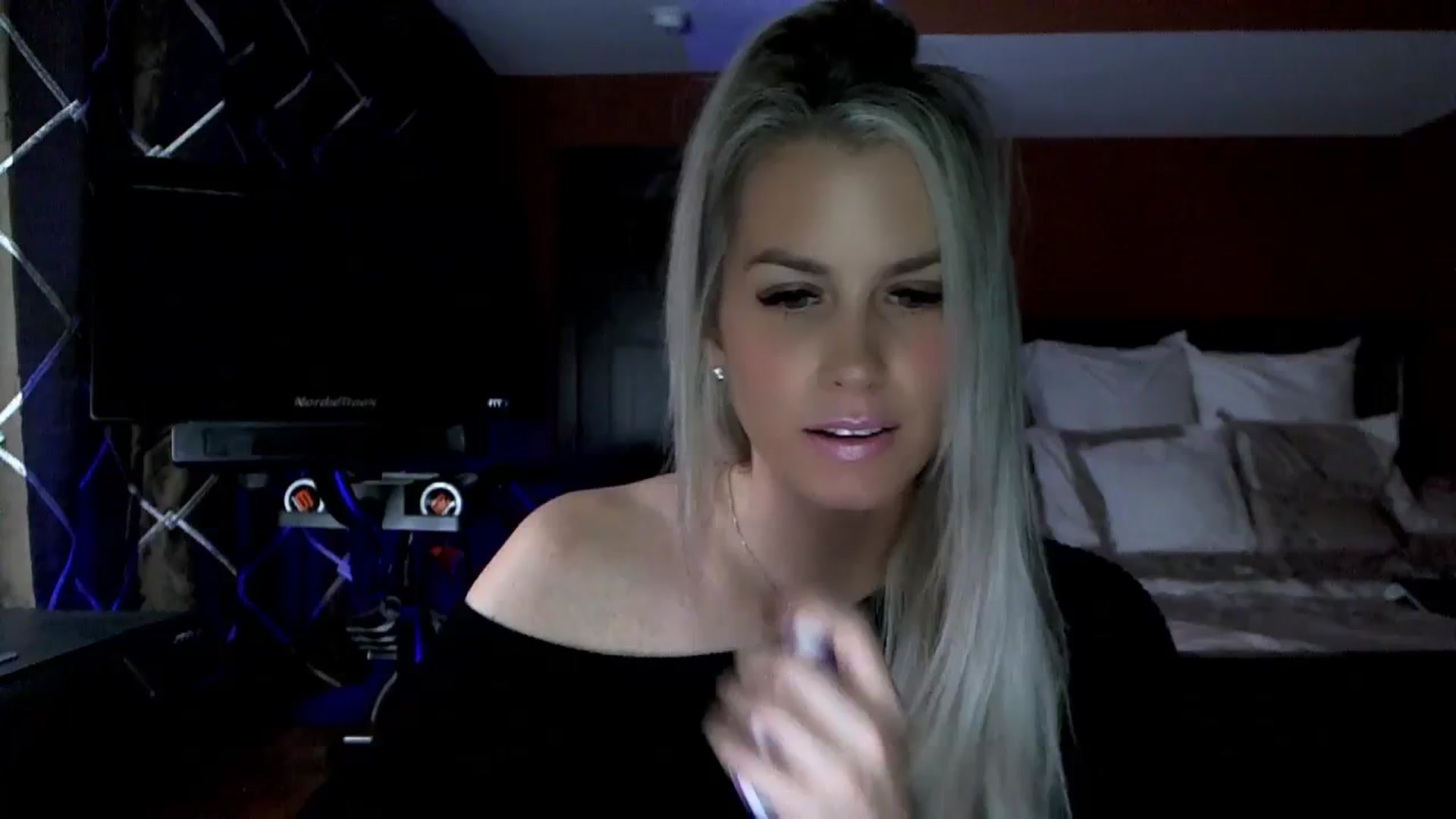 Gallery image thumbnail from Cora9's myfreecams stream on, 12/28/2023, 06:26 image 11 of 20