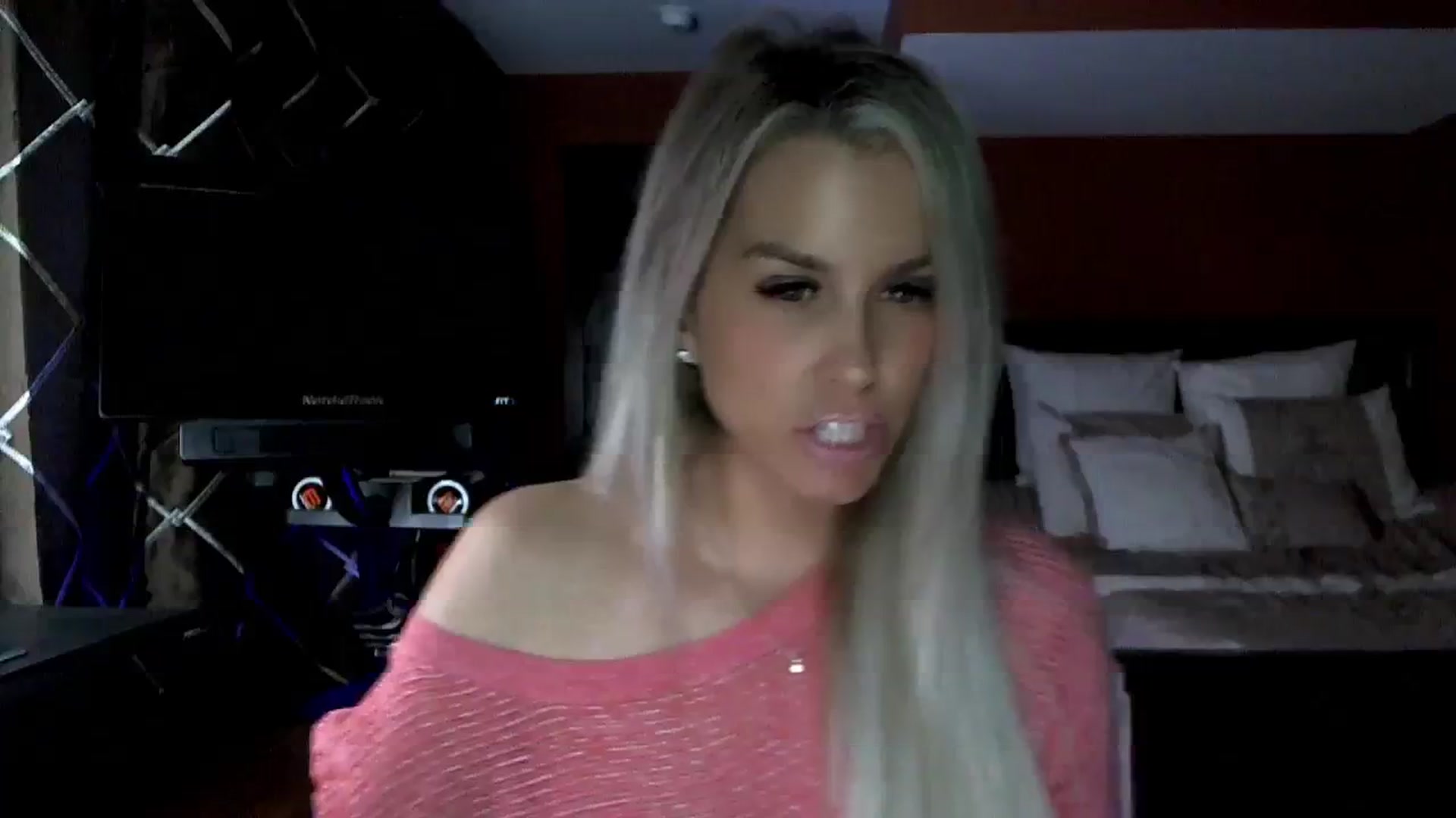 Gallery image thumbnail from Cora9's myfreecams stream on, 12/29/2023, 06:14 image 17 of 20