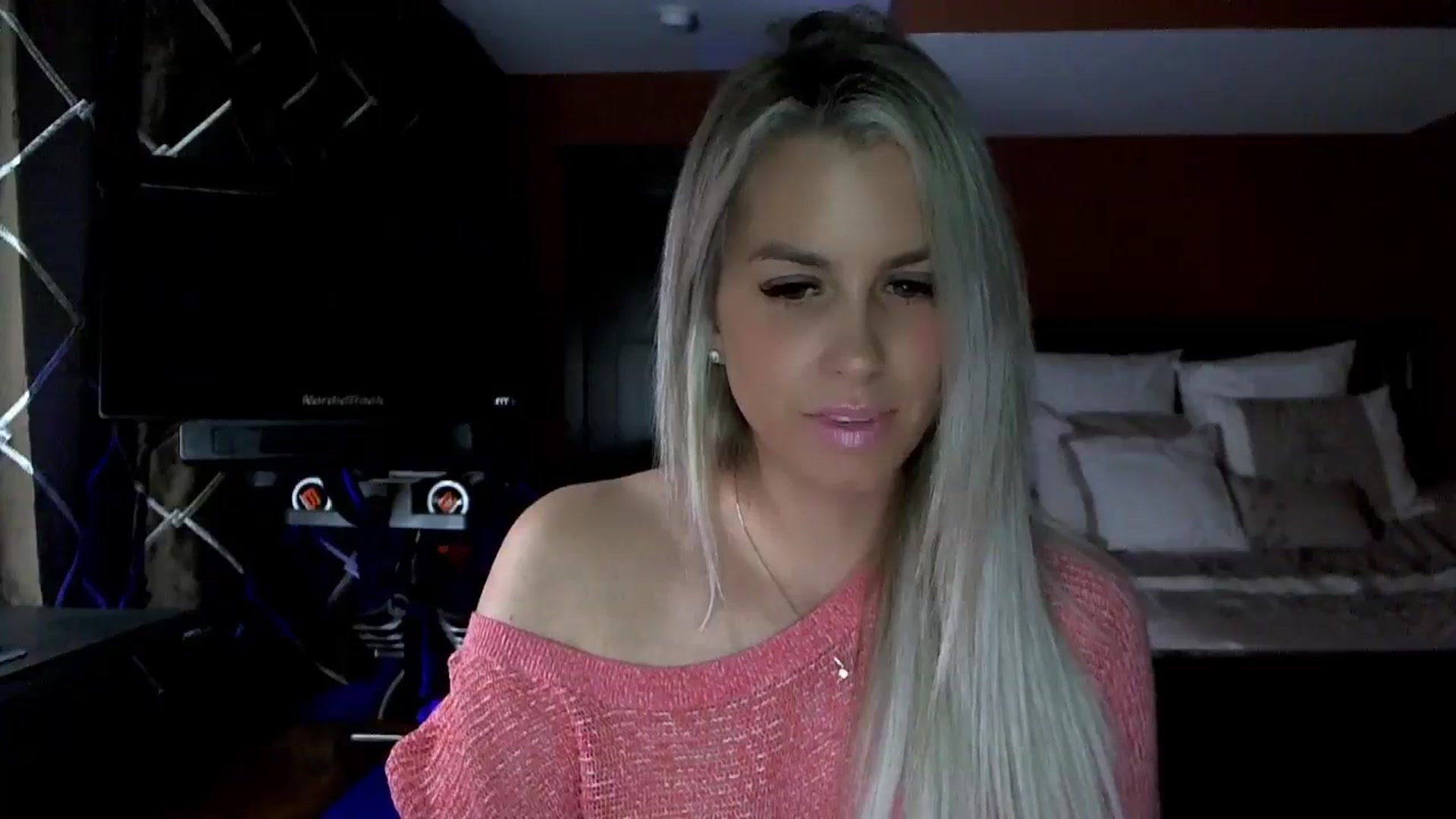 Gallery image thumbnail from Cora9's myfreecams stream on, 12/29/2023, 06:14 image 15 of 20