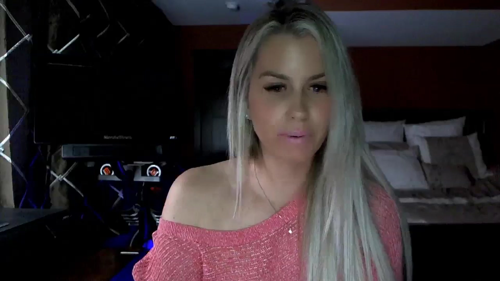 Gallery image thumbnail from Cora9's myfreecams stream on, 12/29/2023, 06:14 image 14 of 20