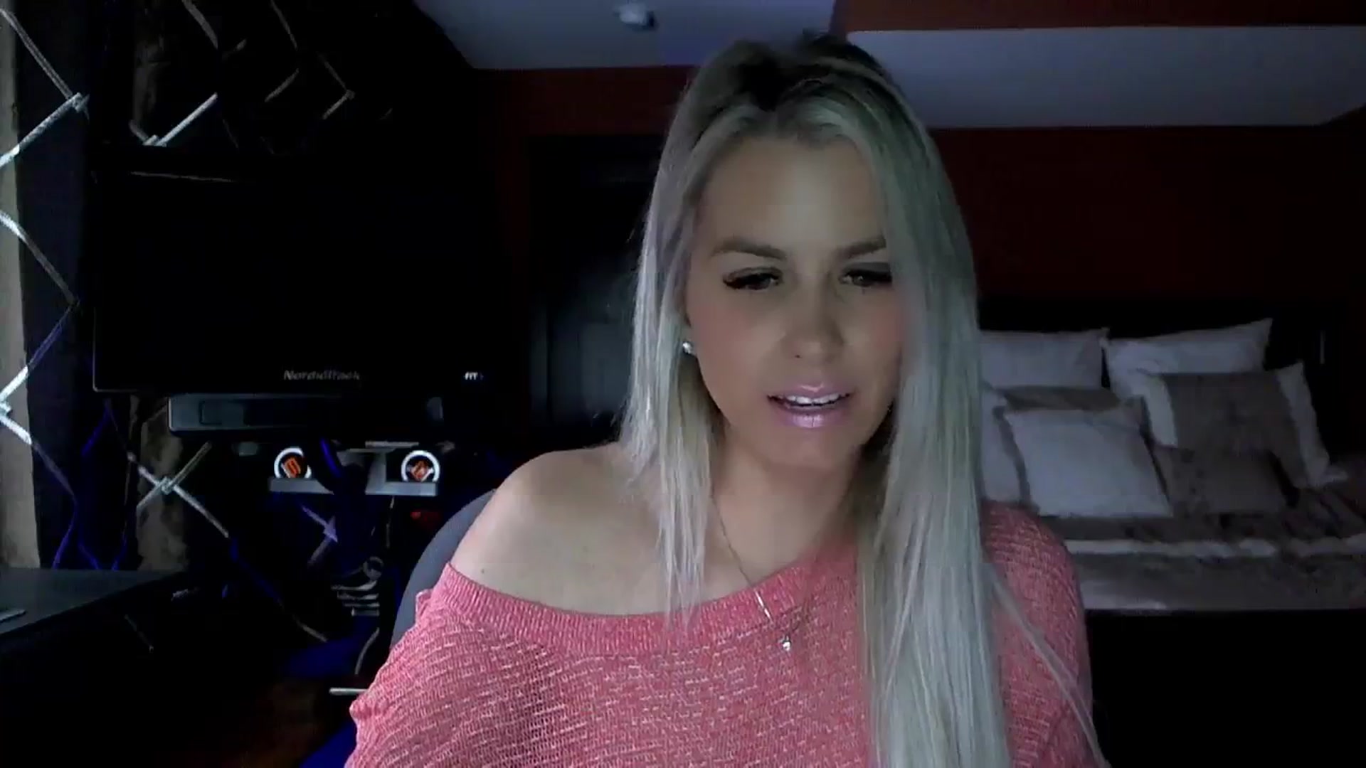 Gallery image thumbnail from Cora9's myfreecams stream on, 12/29/2023, 06:14 image 7 of 20