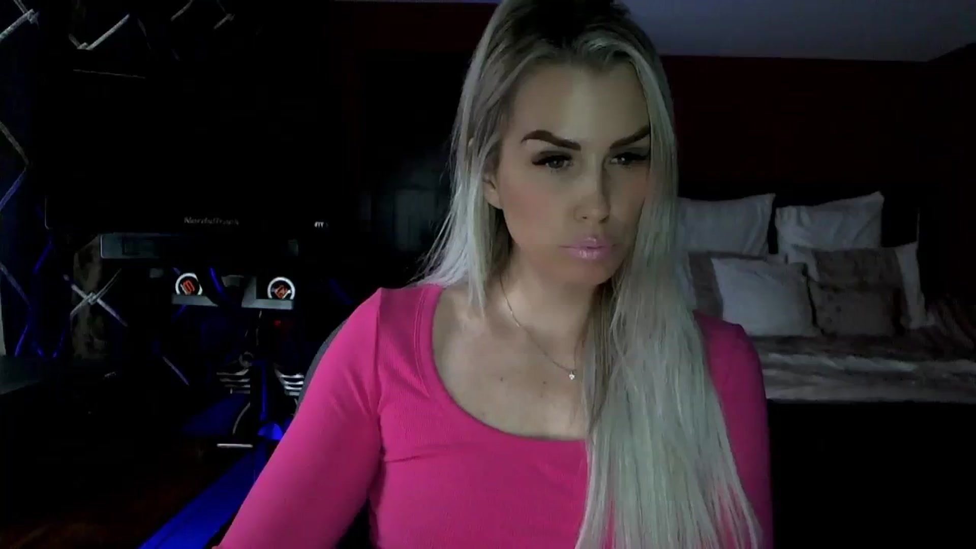 Gallery image thumbnail from Cora9's myfreecams stream on, 01/08/2024, 04:45 image 4 of 20