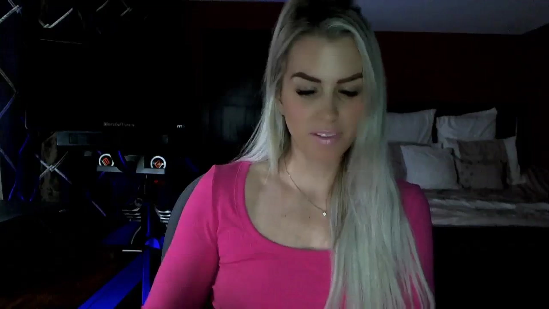 Gallery image thumbnail from Cora9's myfreecams stream on, 01/08/2024, 04:45 image 2 of 20
