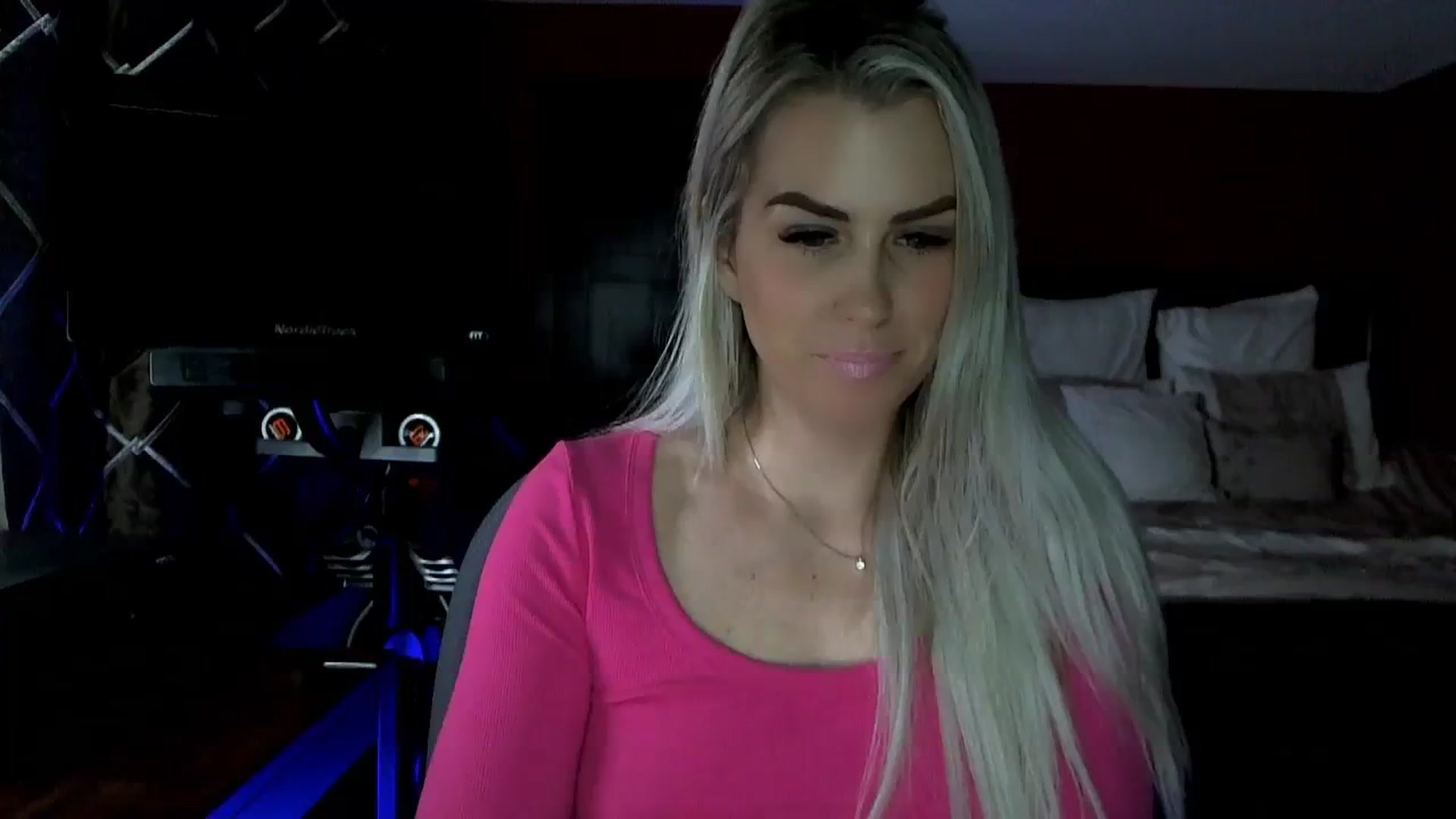 Gallery image thumbnail from Cora9's myfreecams stream on, 01/08/2024, 04:45 image 8 of 20