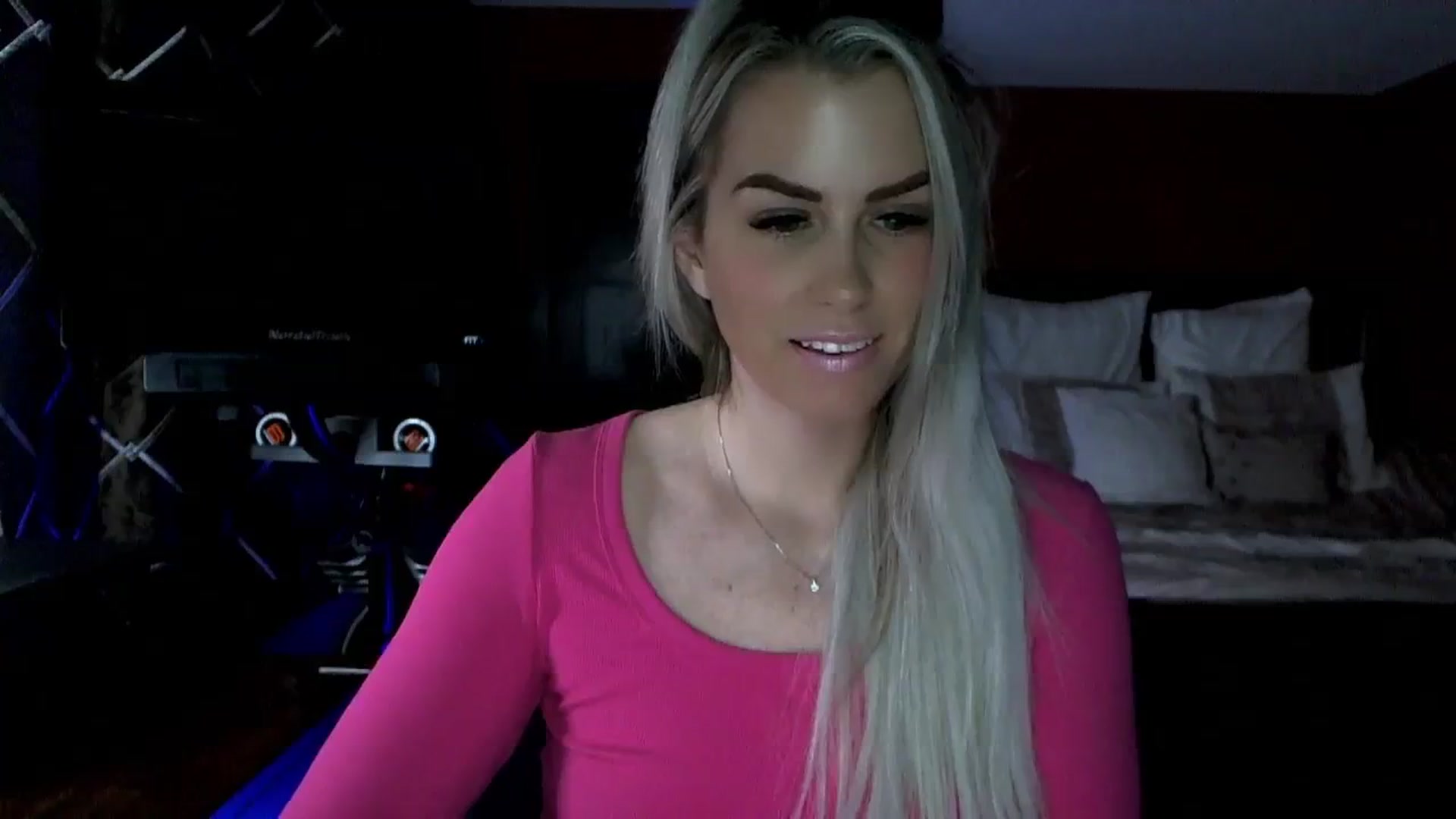 Gallery image thumbnail from Cora9's myfreecams stream on, 01/08/2024, 06:18 image 17 of 20