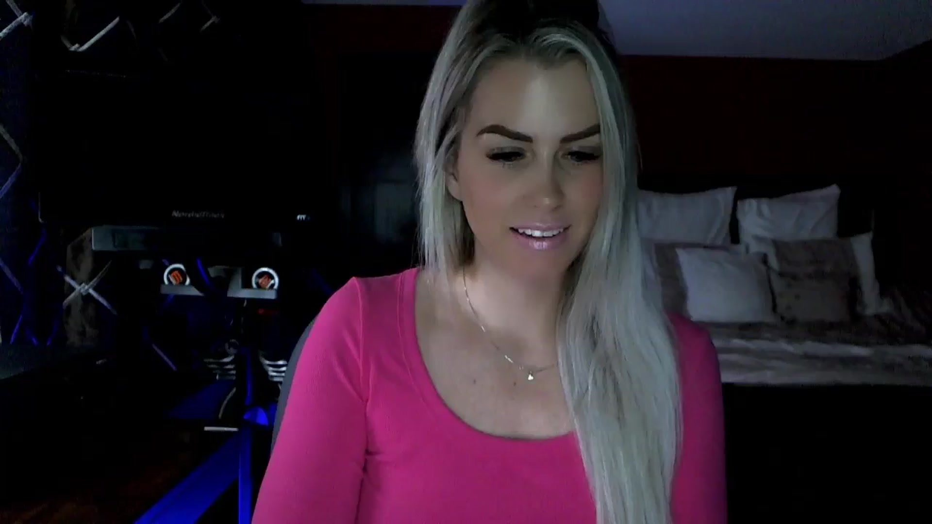 Gallery image thumbnail from Cora9's myfreecams stream on, 01/08/2024, 06:18 image 1 of 20