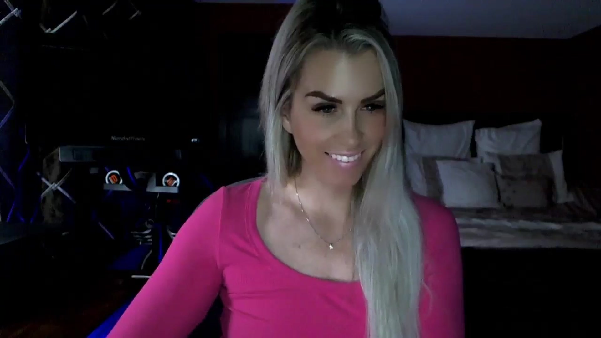 Gallery image thumbnail from Cora9's myfreecams stream on, 01/08/2024, 06:18 image 5 of 20