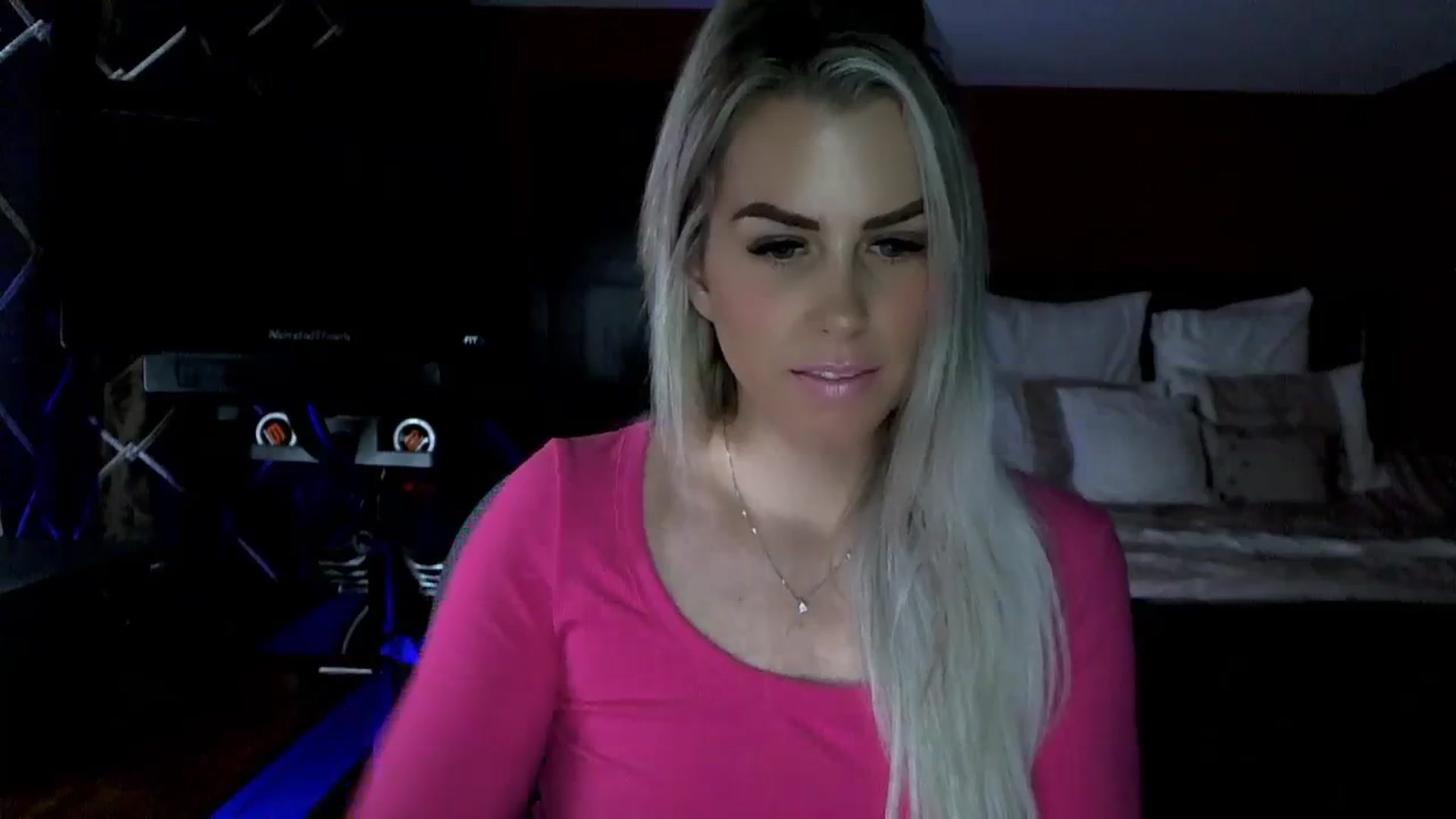 Gallery image thumbnail from Cora9's myfreecams stream on, 01/08/2024, 06:18 image 3 of 20