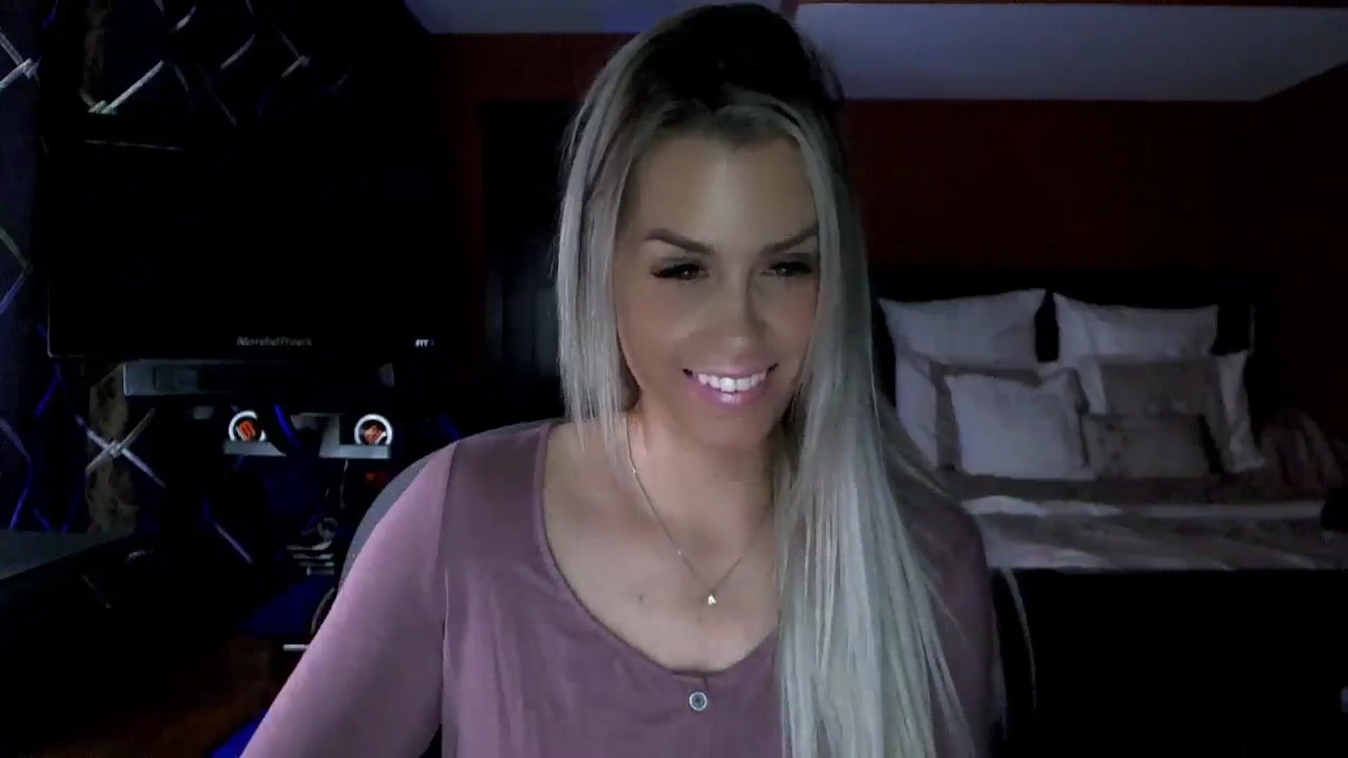 Gallery image thumbnail from Cora9's myfreecams stream on, 01/26/2024, 05:59 image 9 of 20