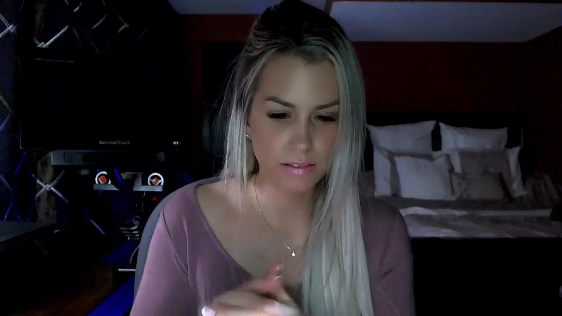 Gallery image thumbnail from Cora9's myfreecams stream on, 01/26/2024, 05:59 image 12 of 20