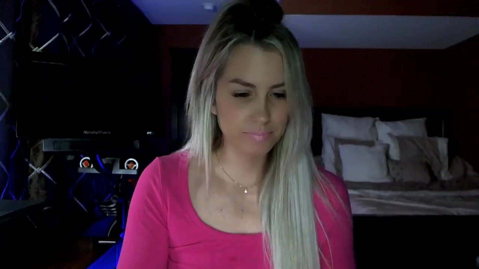 Gallery image thumbnail from Cora9's myfreecams stream on, 02/08/2024, 04:44 image 19 of 20