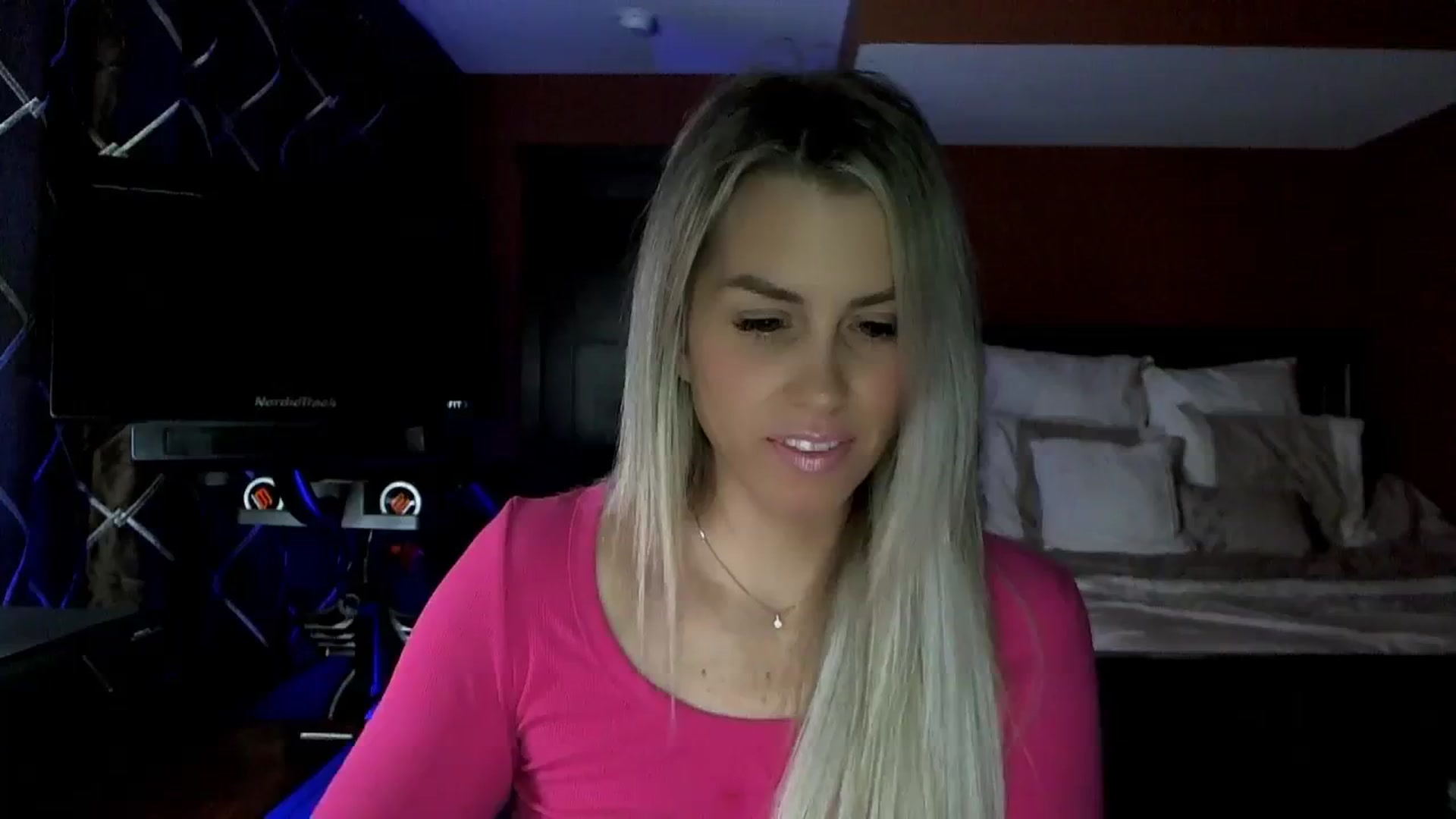 Gallery image thumbnail from Cora9's myfreecams stream on, 02/08/2024, 04:44 image 4 of 20