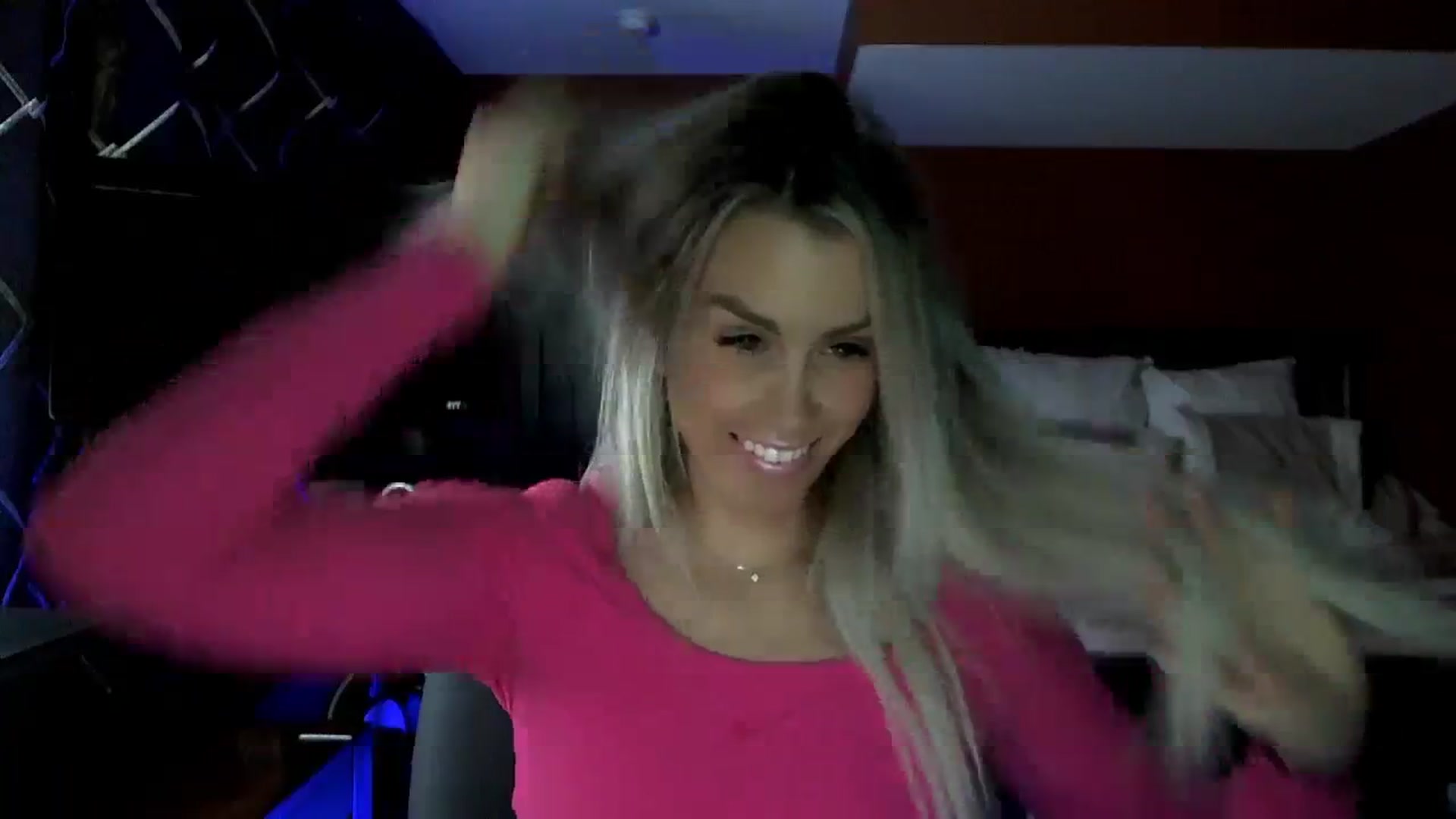 Gallery image thumbnail from Cora9's myfreecams stream on, 02/08/2024, 04:44 image 16 of 20