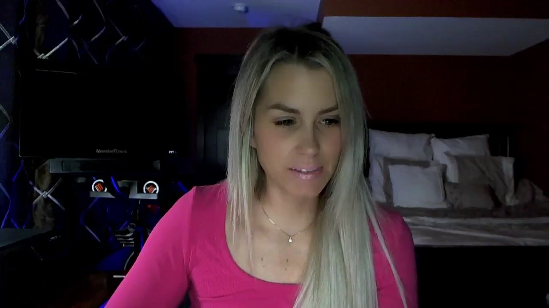 Gallery image thumbnail from Cora9's myfreecams stream on, 02/08/2024, 04:44 image 3 of 20