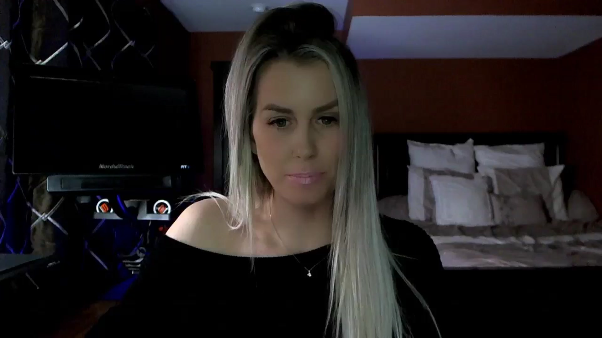 Gallery image thumbnail from Cora9's myfreecams stream on, 02/13/2024, 05:56 image 3 of 20