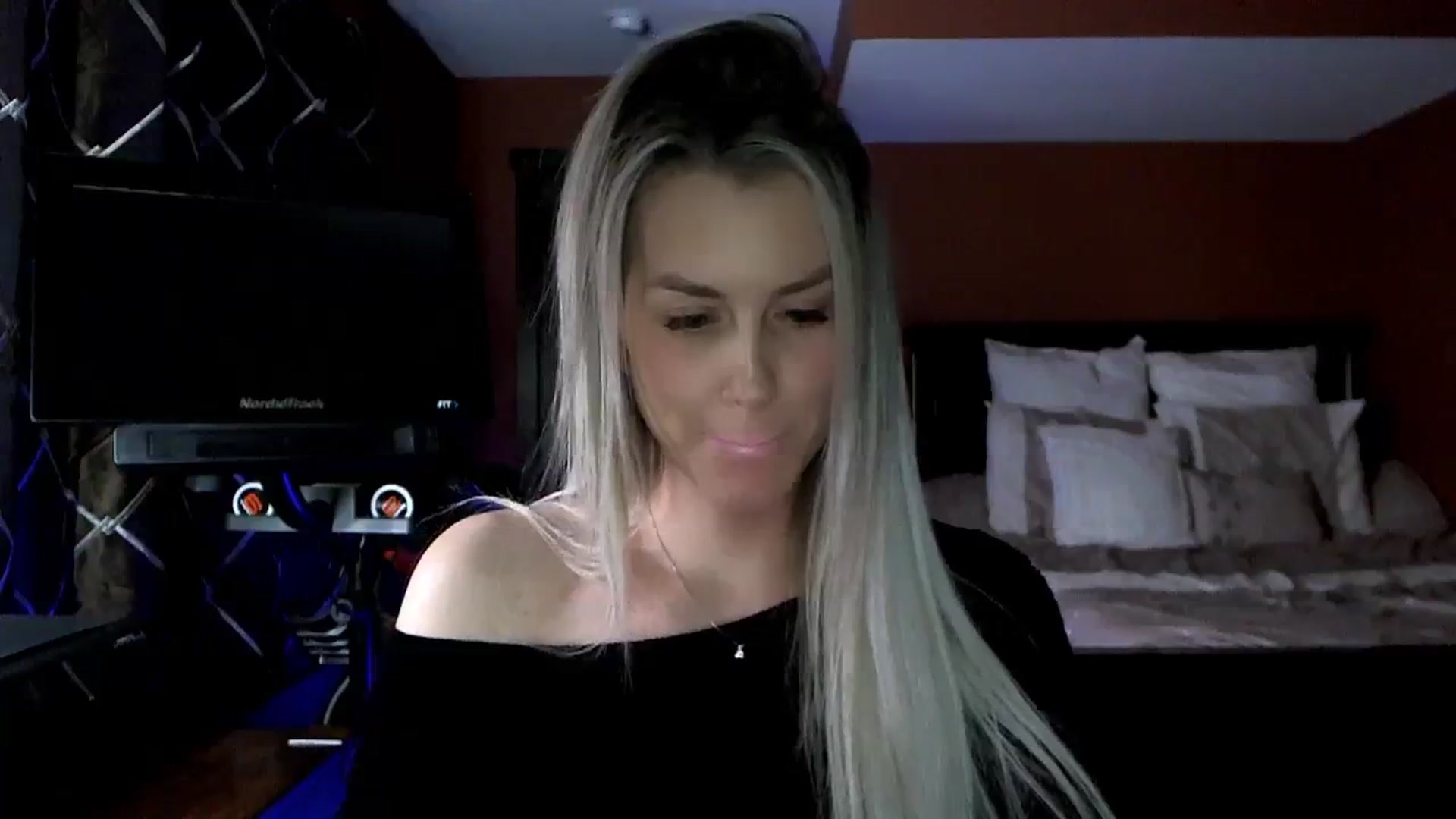 Gallery image thumbnail from Cora9's myfreecams stream on, 02/13/2024, 05:56 image 15 of 20
