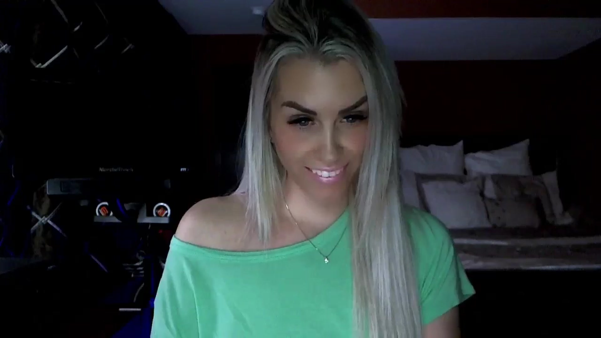 Gallery image thumbnail from Cora9's myfreecams stream on, 02/26/2024, 05:15 image 8 of 20