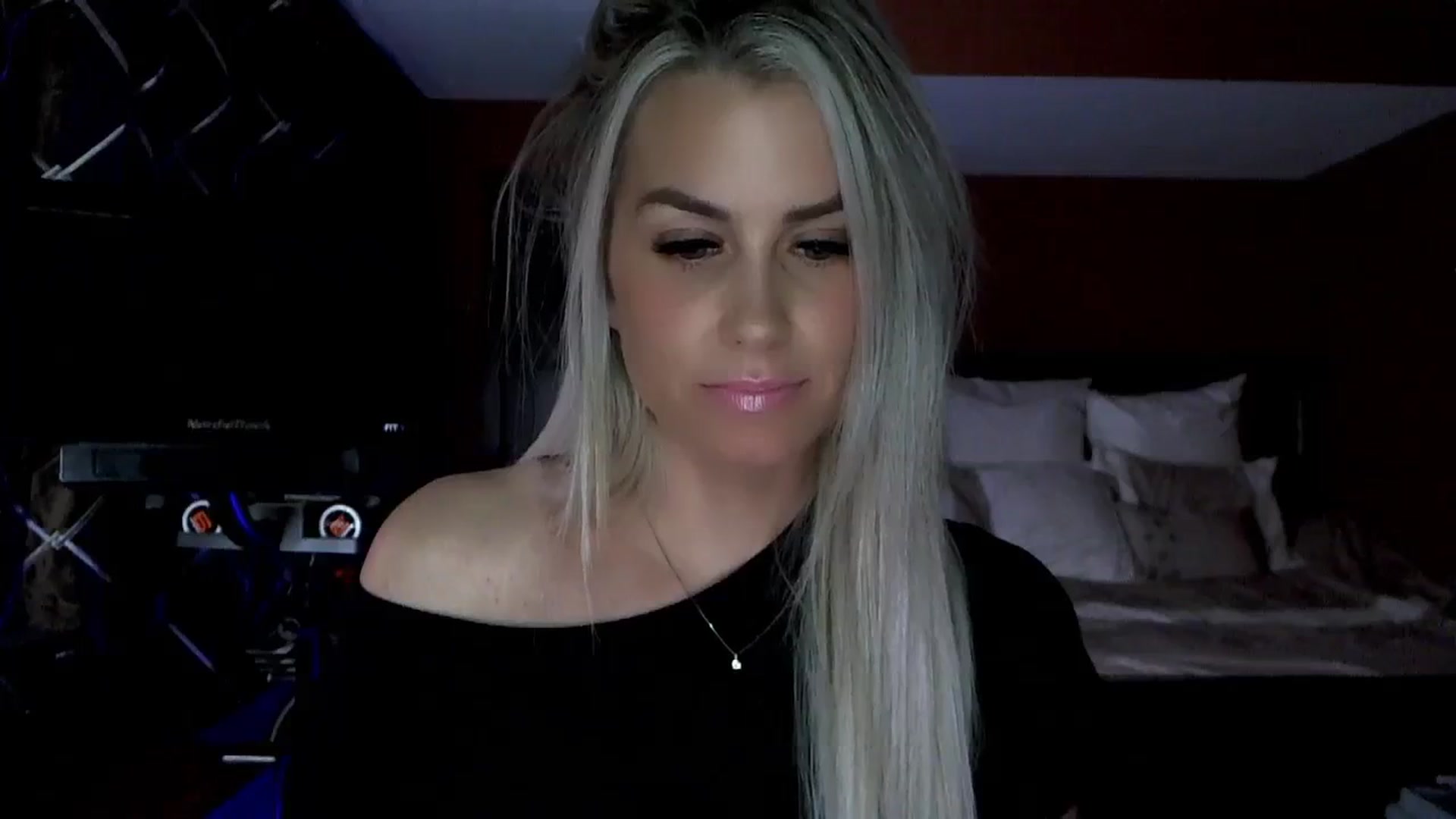 Gallery image thumbnail from Cora9's myfreecams stream on, 03/05/2024, 05:25 image 11 of 20