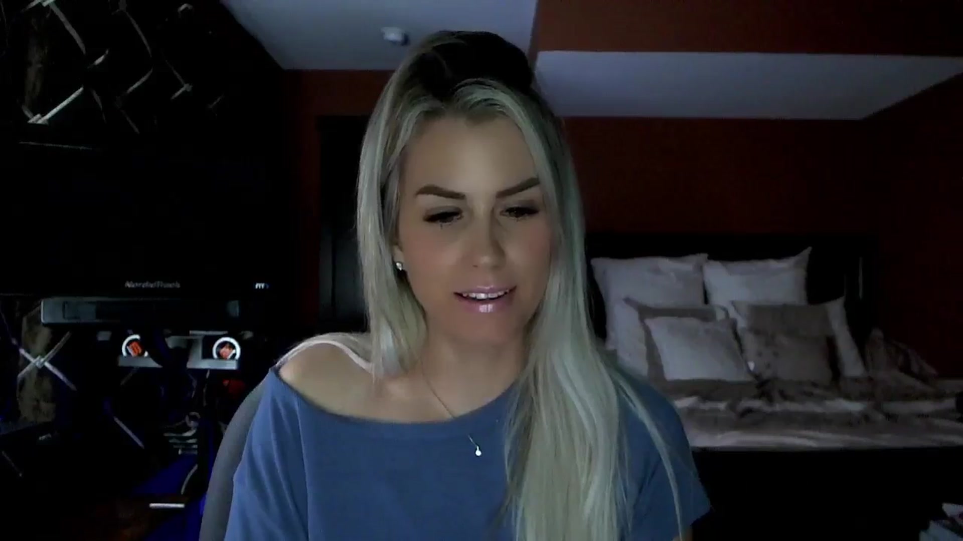 Gallery image thumbnail from Cora9's myfreecams stream on, 03/11/2024, 04:13 image 14 of 20