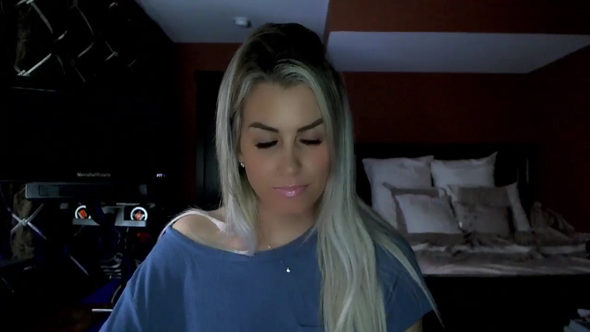 Gallery image thumbnail from Cora9's myfreecams stream on, 03/11/2024, 04:13 image 7 of 20