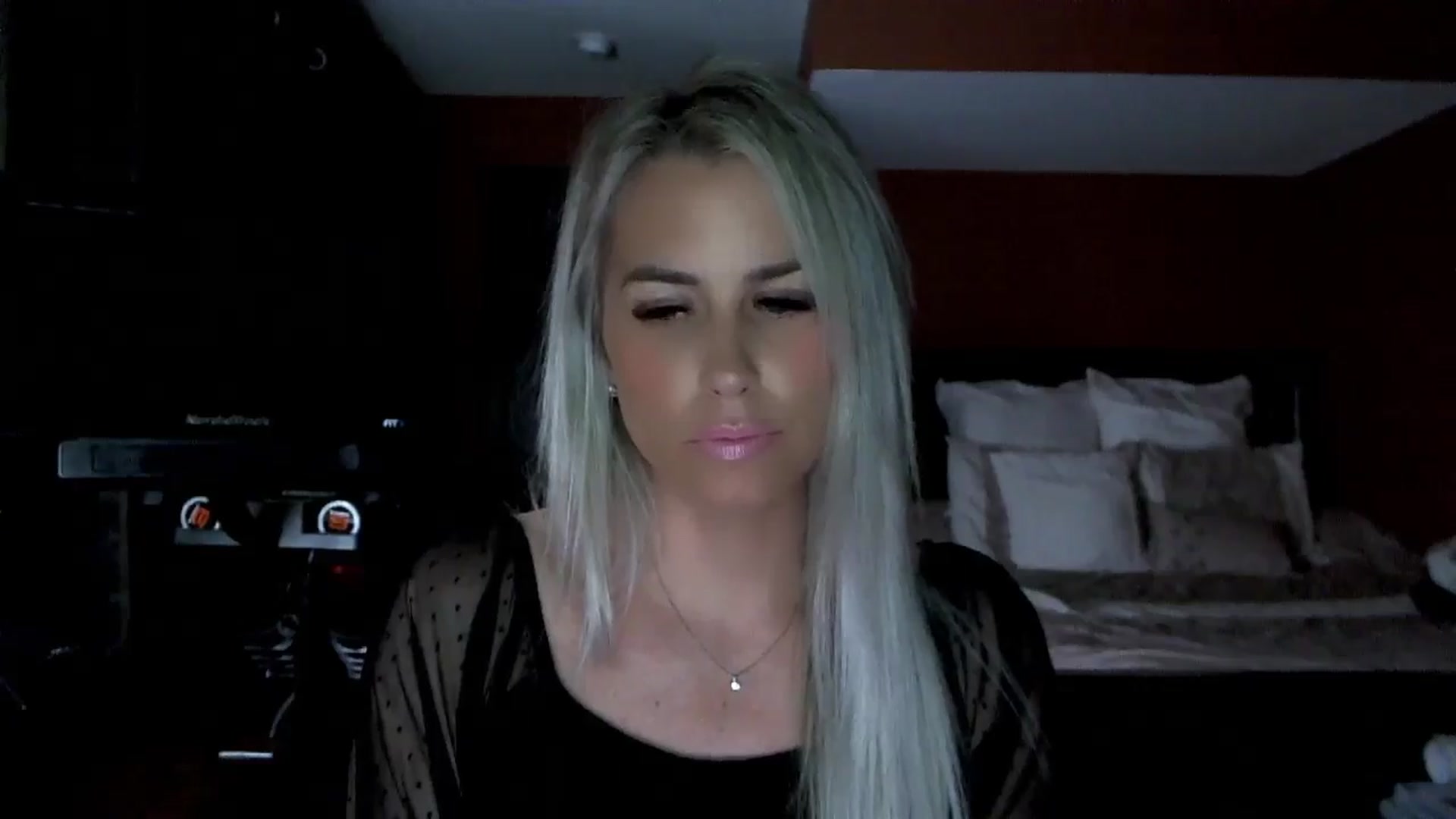 Gallery image thumbnail from Cora9's myfreecams stream on, 05/09/2024, 03:50 image 4 of 20