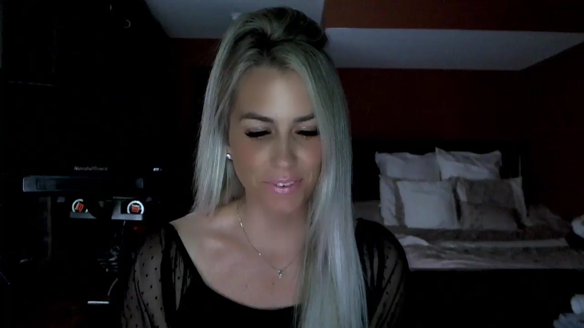 Gallery image thumbnail from Cora9's myfreecams stream on, 05/09/2024, 03:50 image 8 of 20