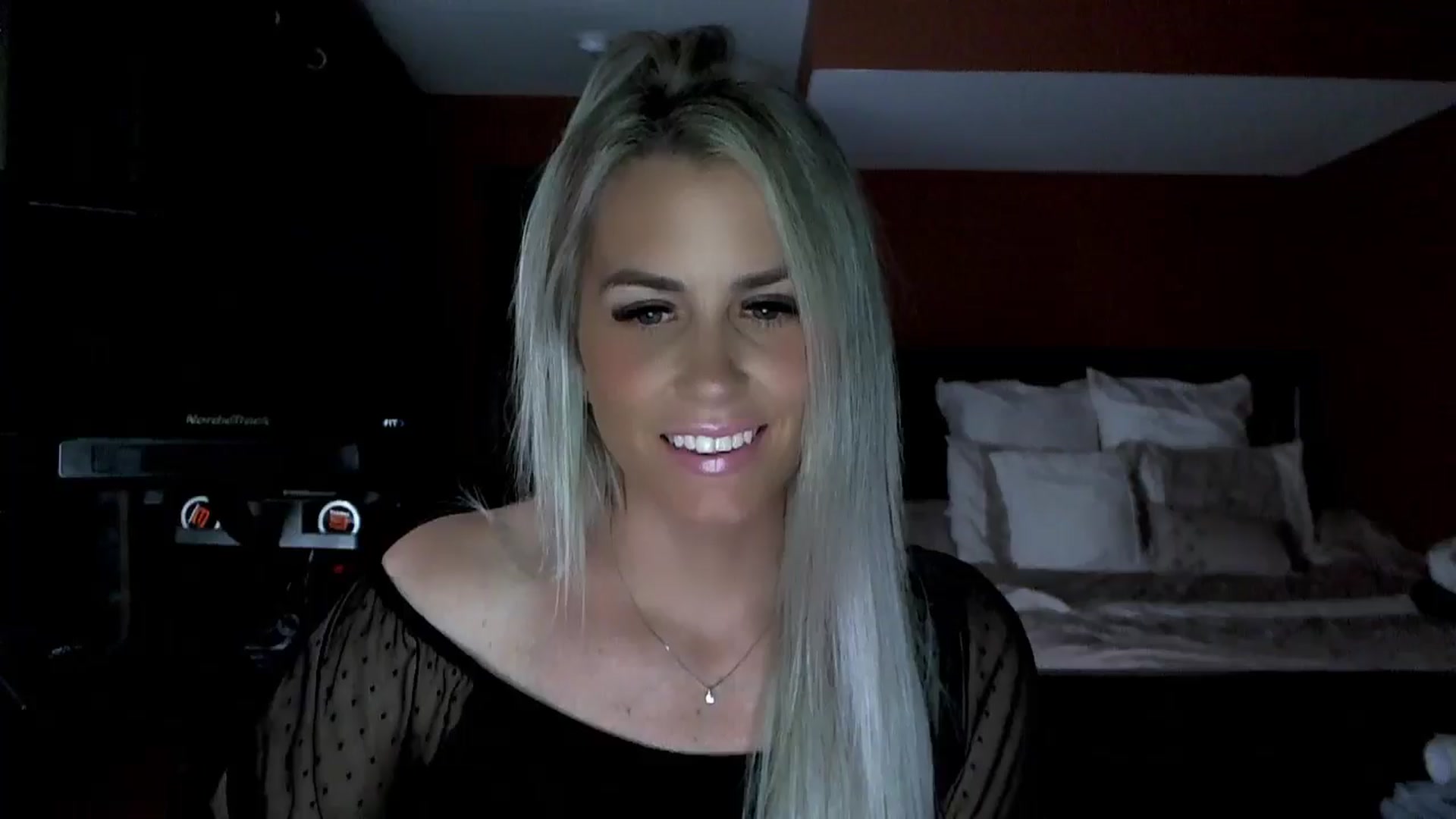 Gallery image thumbnail from Cora9's myfreecams stream on, 05/09/2024, 03:50 image 1 of 20