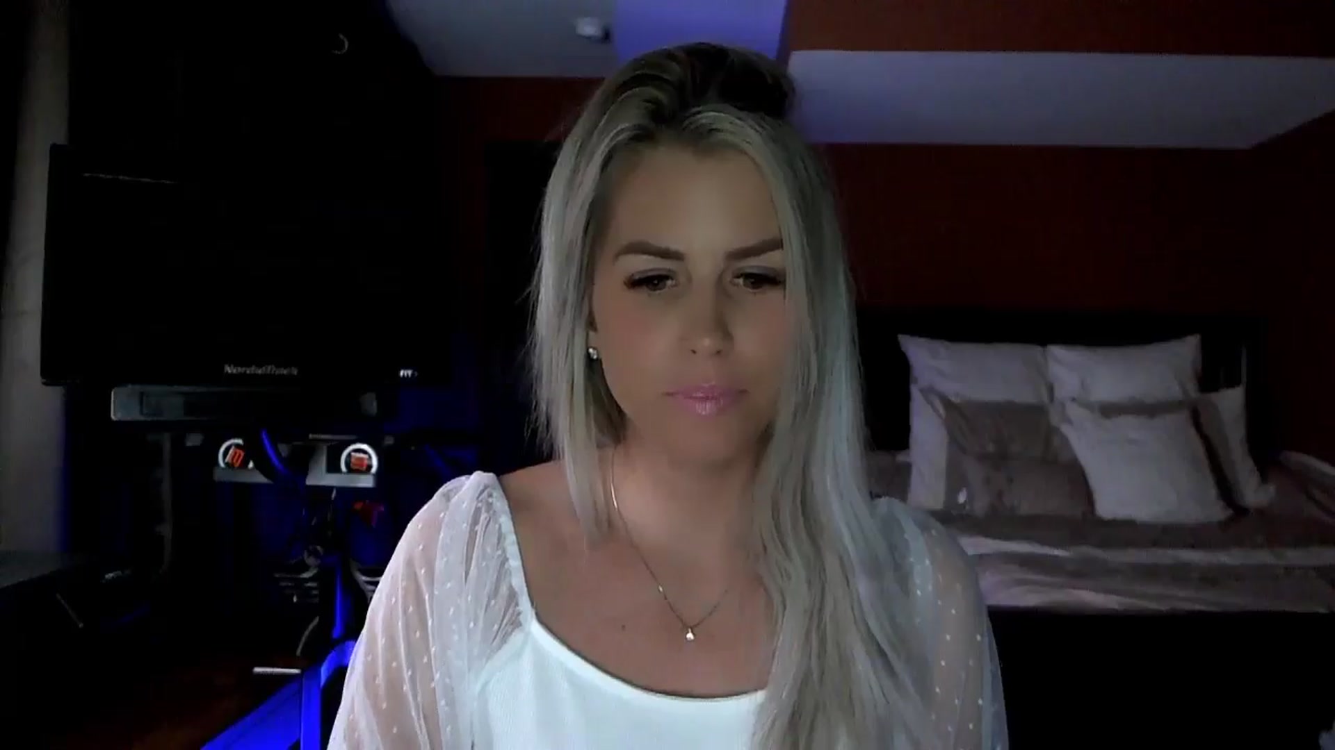 Gallery image thumbnail from Cora9's myfreecams stream on, 05/21/2024, 05:06 image 5 of 20