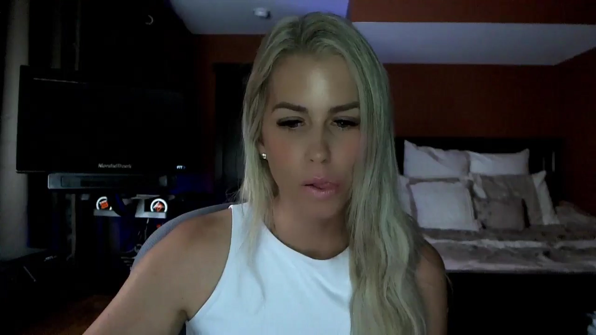 Gallery image thumbnail from Cora9's myfreecams stream on, 06/05/2024, 04:26 image 18 of 20
