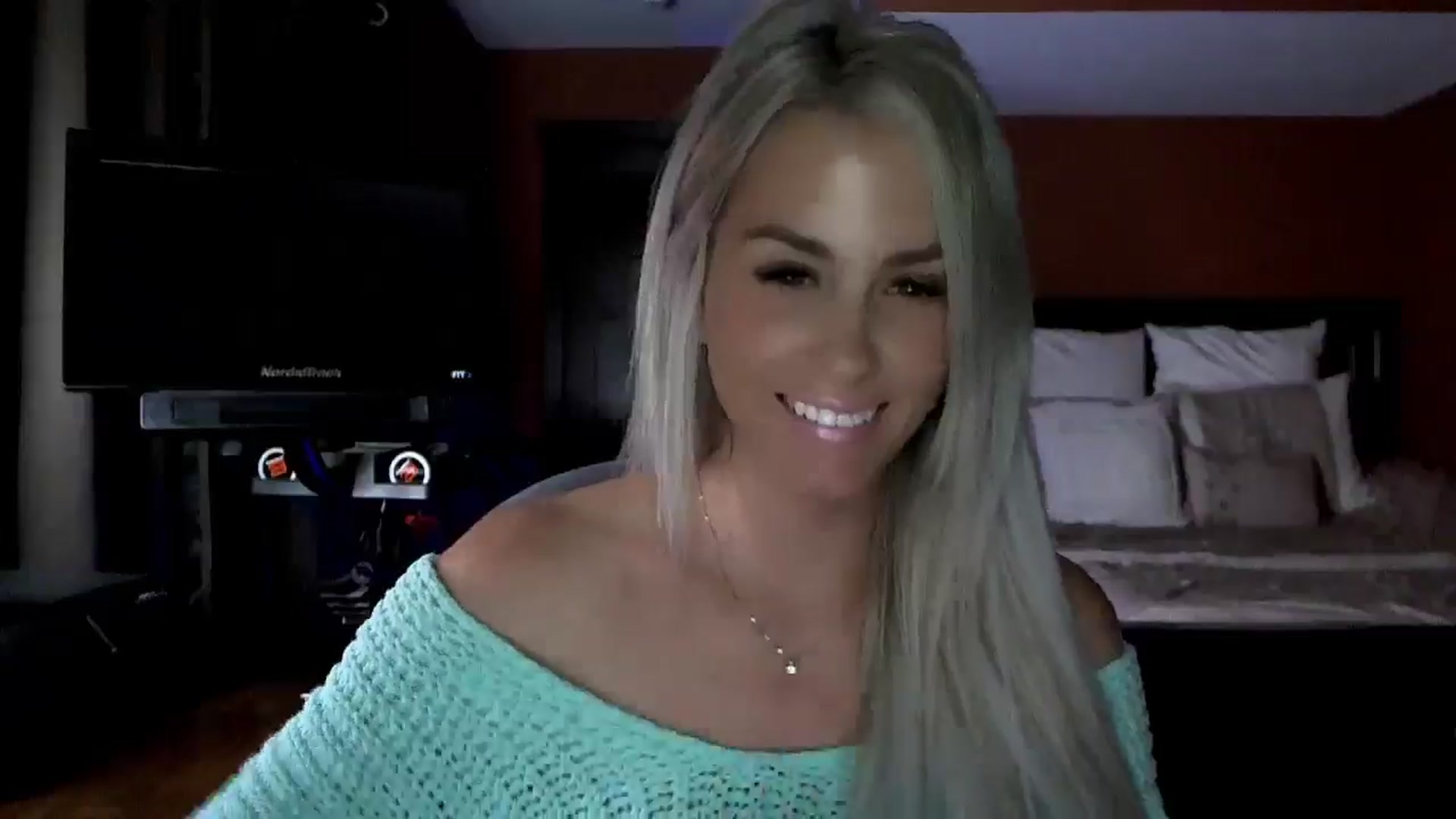 Gallery image thumbnail from Cora9's myfreecams stream on, 06/06/2024, 05:05 image 4 of 20