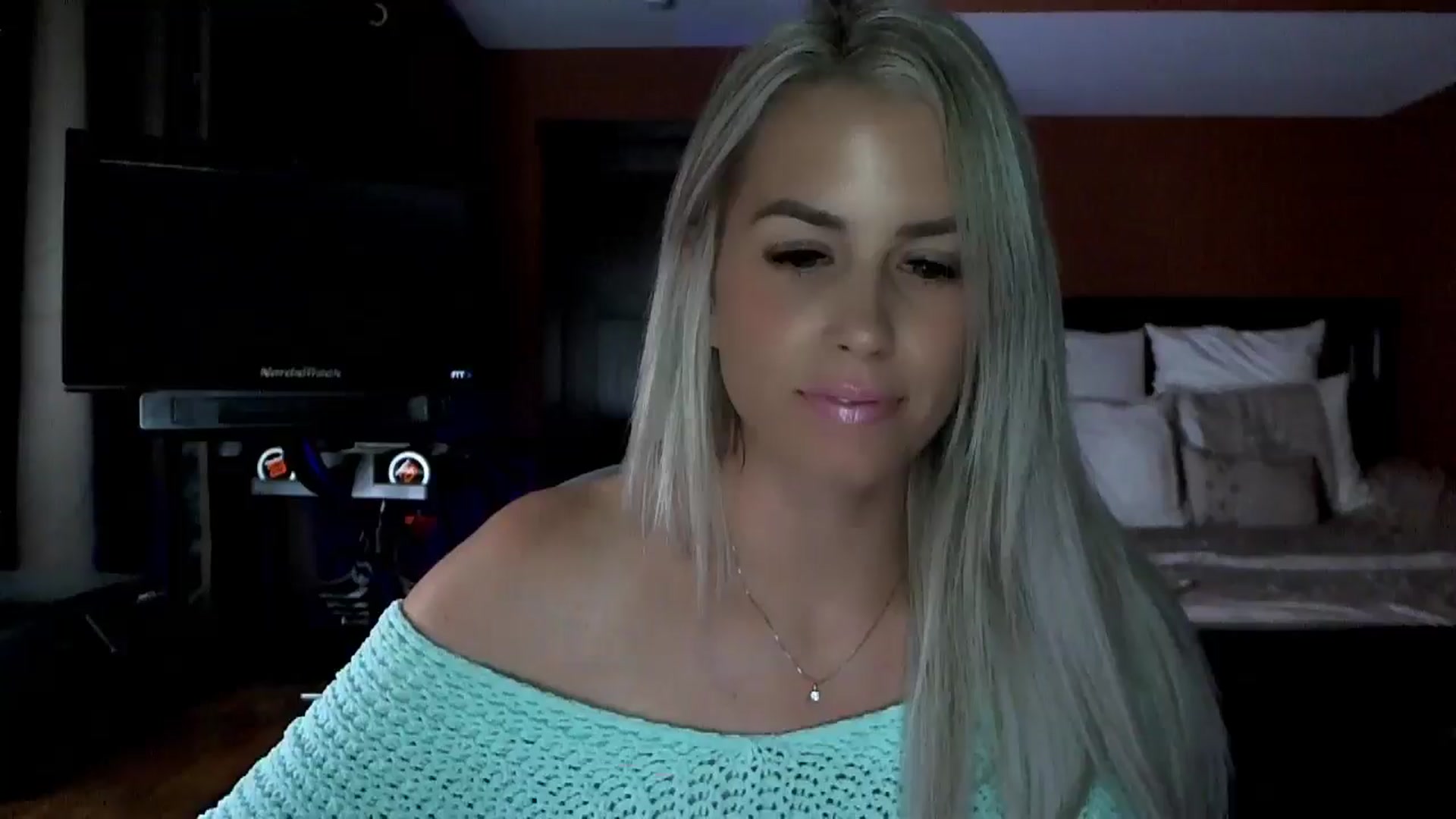 Gallery image thumbnail from Cora9's myfreecams stream on, 06/06/2024, 05:05 image 9 of 20