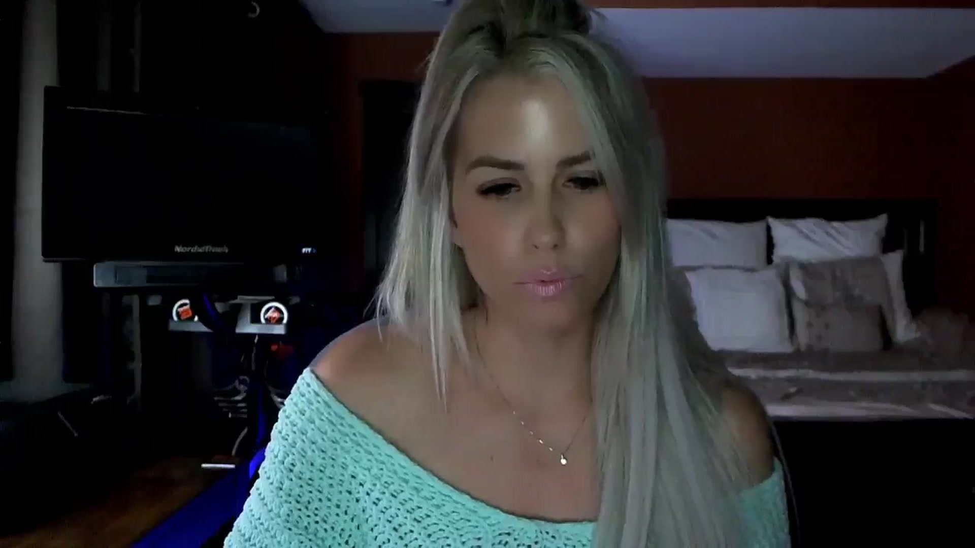 Gallery image thumbnail from Cora9's myfreecams stream on, 06/06/2024, 05:05 image 7 of 20