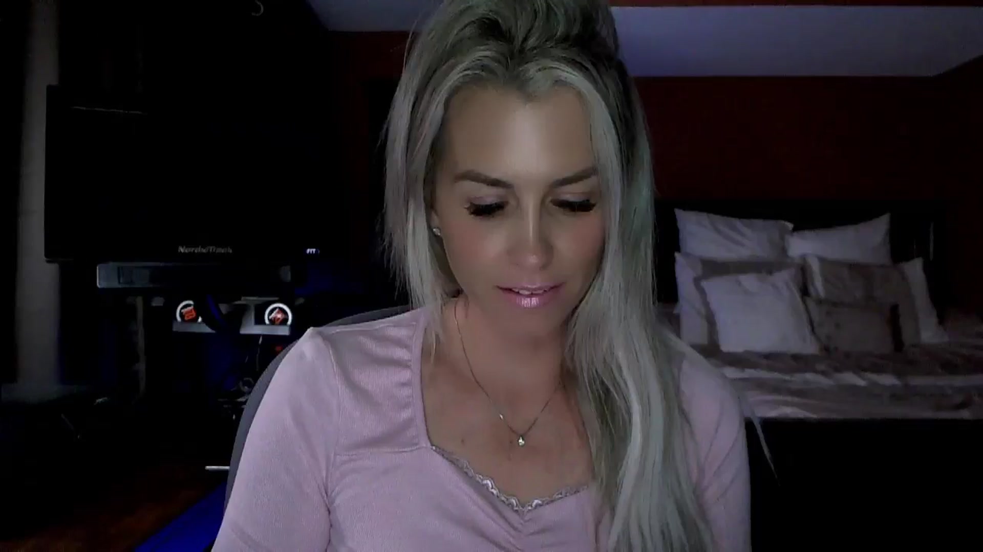 Gallery image thumbnail from Cora9's myfreecams stream on, 06/19/2024, 04:12 image 13 of 20