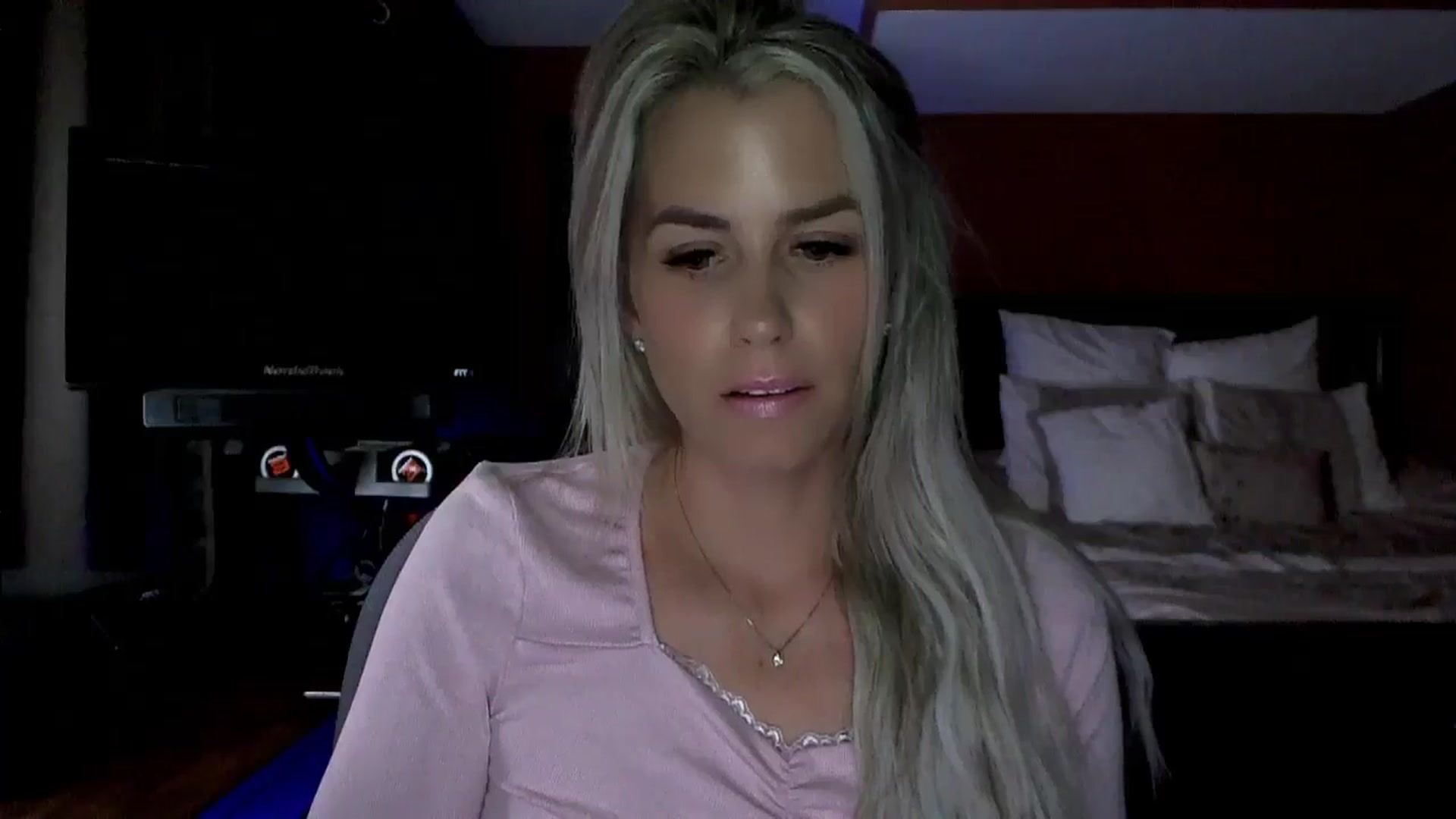 Gallery image thumbnail from Cora9's myfreecams stream on, 06/19/2024, 04:12 image 19 of 20
