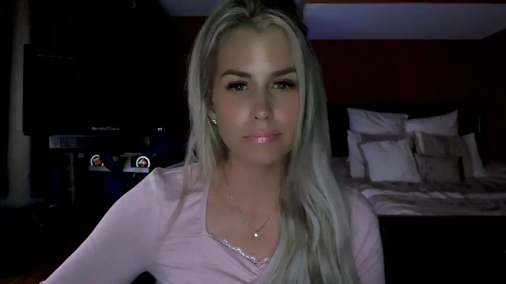 Gallery image thumbnail from Cora9's myfreecams stream on, 06/19/2024, 04:36 image 12 of 20