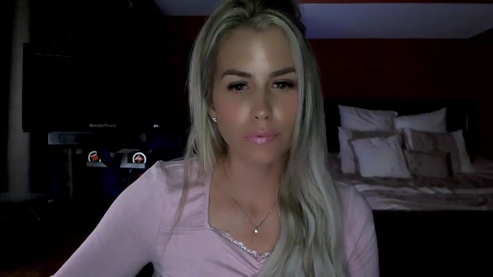 Gallery image thumbnail from Cora9's myfreecams stream on, 06/19/2024, 04:36 image 15 of 20