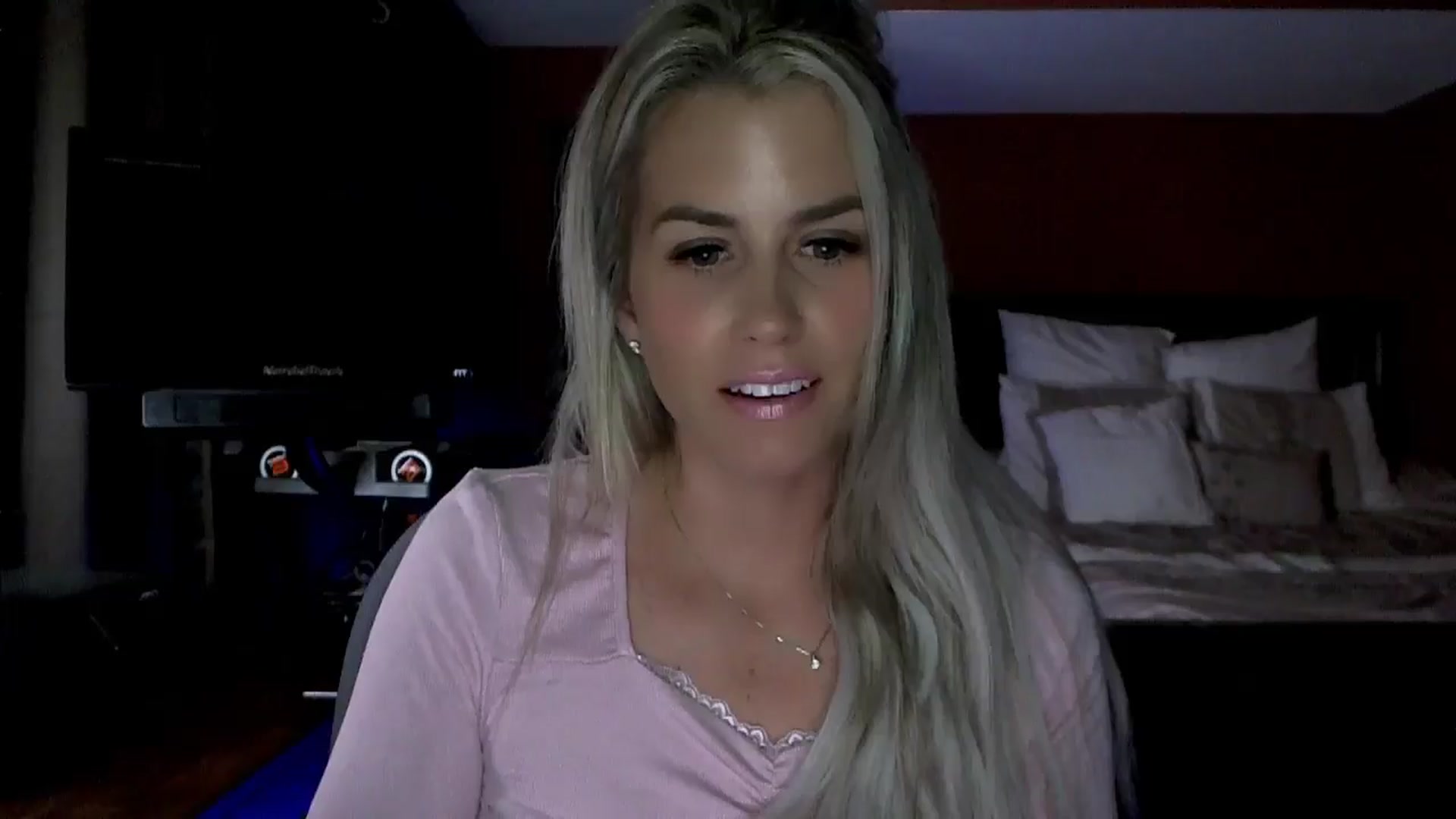 Gallery image thumbnail from Cora9's myfreecams stream on, 06/19/2024, 04:36 image 17 of 20