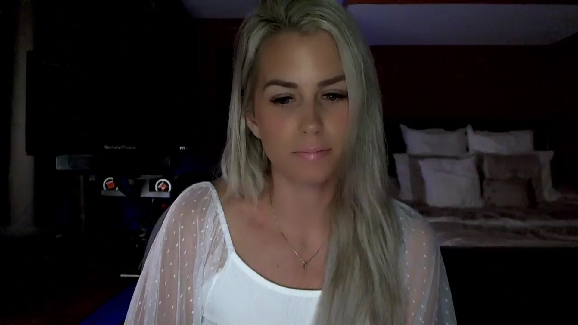 Gallery image thumbnail from Cora9's myfreecams stream on, 06/20/2024, 04:43 image 8 of 20