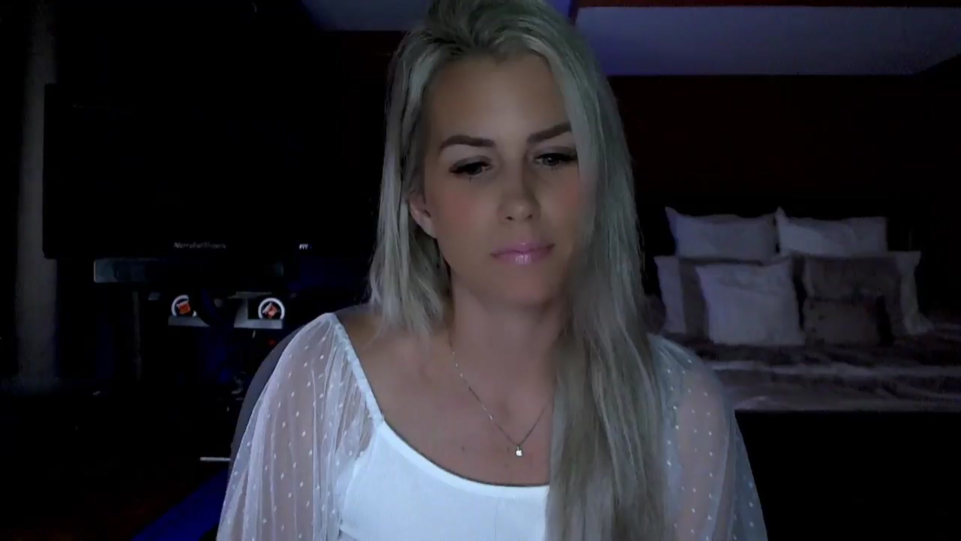 Gallery image thumbnail from Cora9's myfreecams stream on, 06/20/2024, 04:43 image 7 of 20