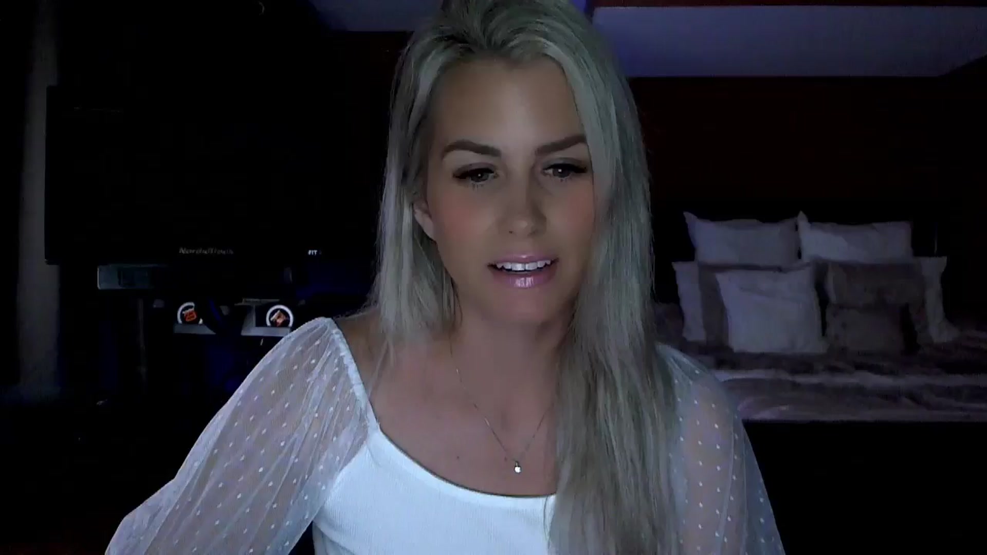 Gallery image thumbnail from Cora9's myfreecams stream on, 06/20/2024, 04:43 image 1 of 20