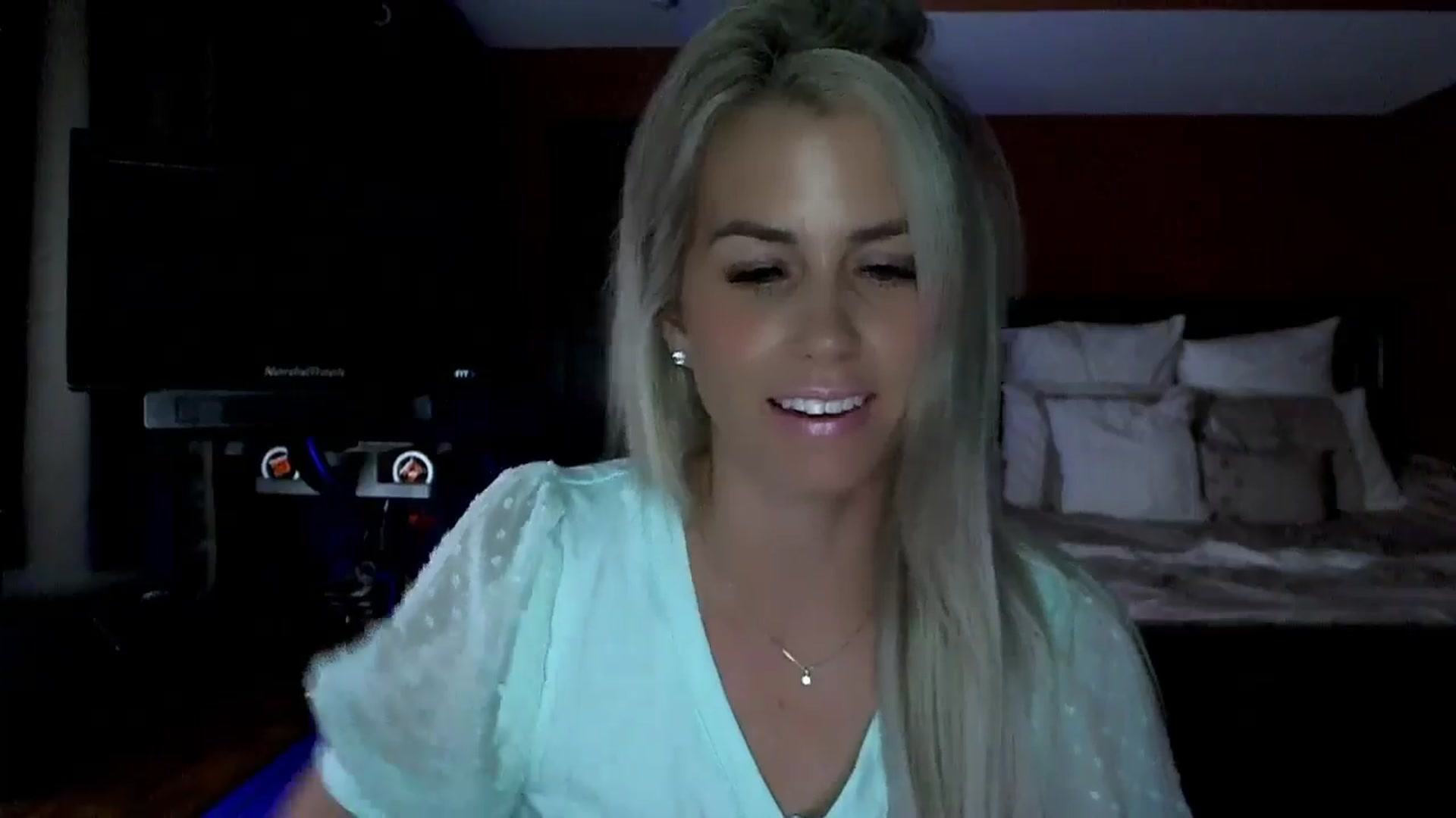 Gallery image thumbnail from Cora9's myfreecams stream on, 06/21/2024, 03:59 image 17 of 20