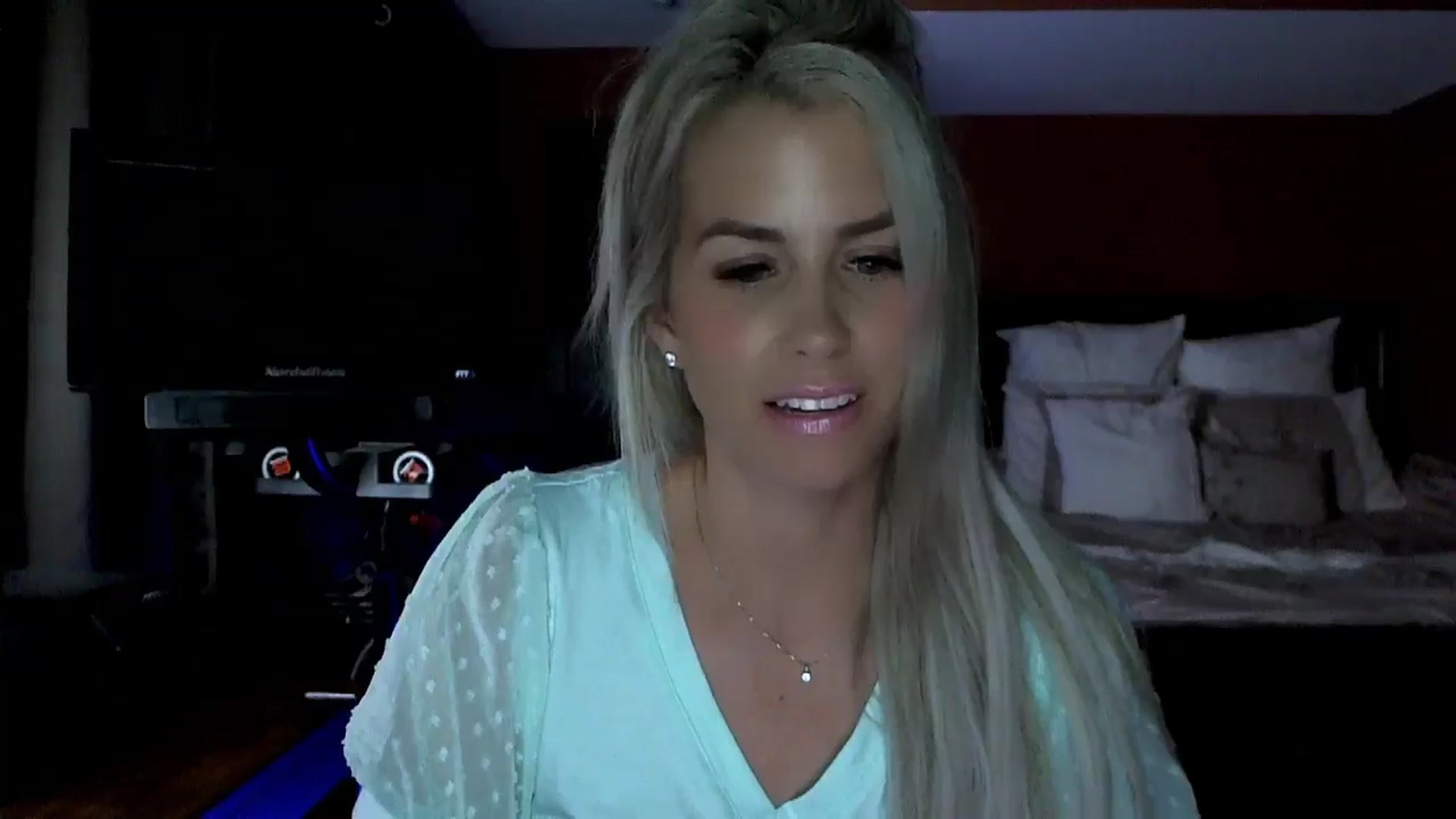Gallery image thumbnail from Cora9's myfreecams stream on, 06/21/2024, 03:59 image 6 of 20