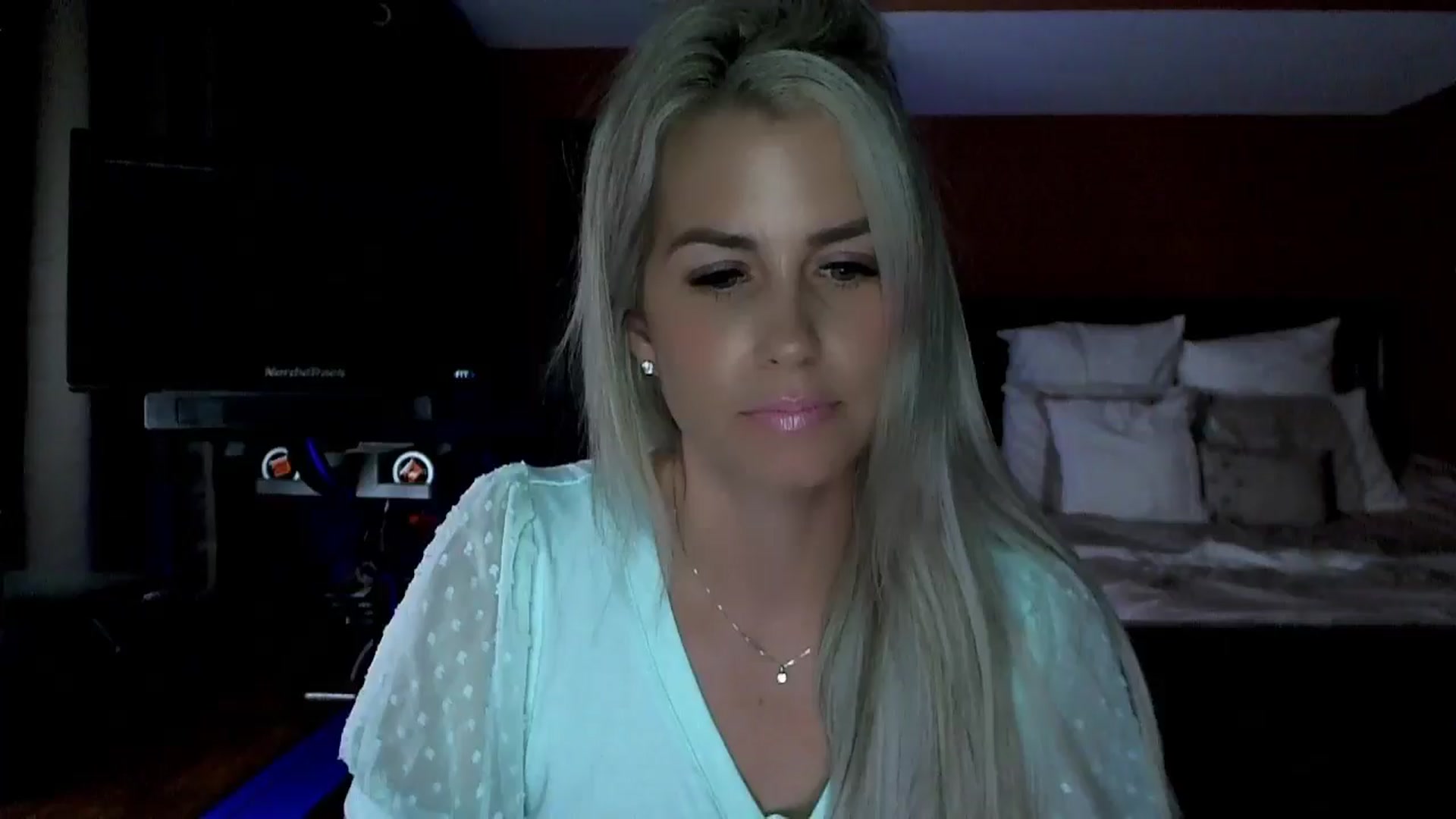 Gallery image thumbnail from Cora9's myfreecams stream on, 06/21/2024, 03:59 image 13 of 20