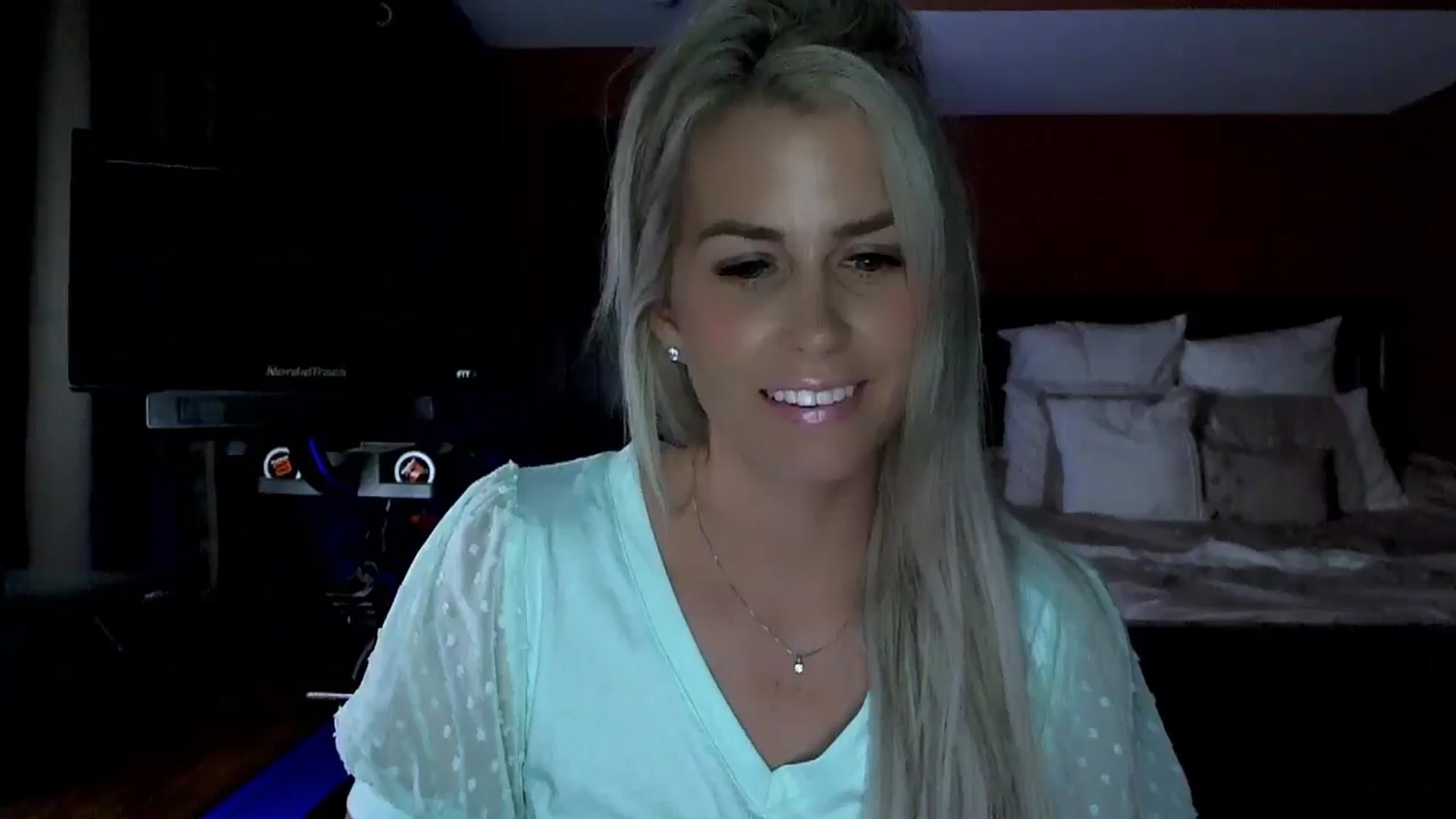 Gallery image thumbnail from Cora9's myfreecams stream on, 06/21/2024, 03:59 image 2 of 20