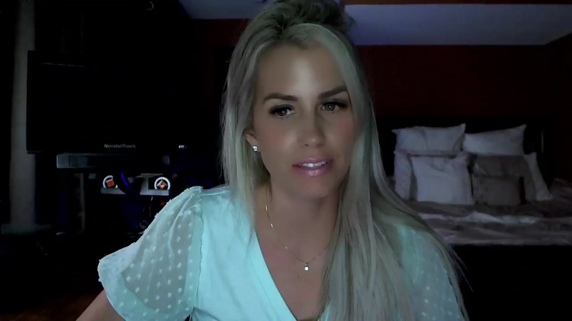 Gallery image thumbnail from Cora9's myfreecams stream on, 06/21/2024, 03:59 image 15 of 20
