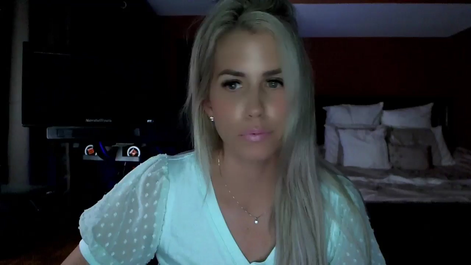 Gallery image thumbnail from Cora9's myfreecams stream on, 06/21/2024, 03:59 image 9 of 20