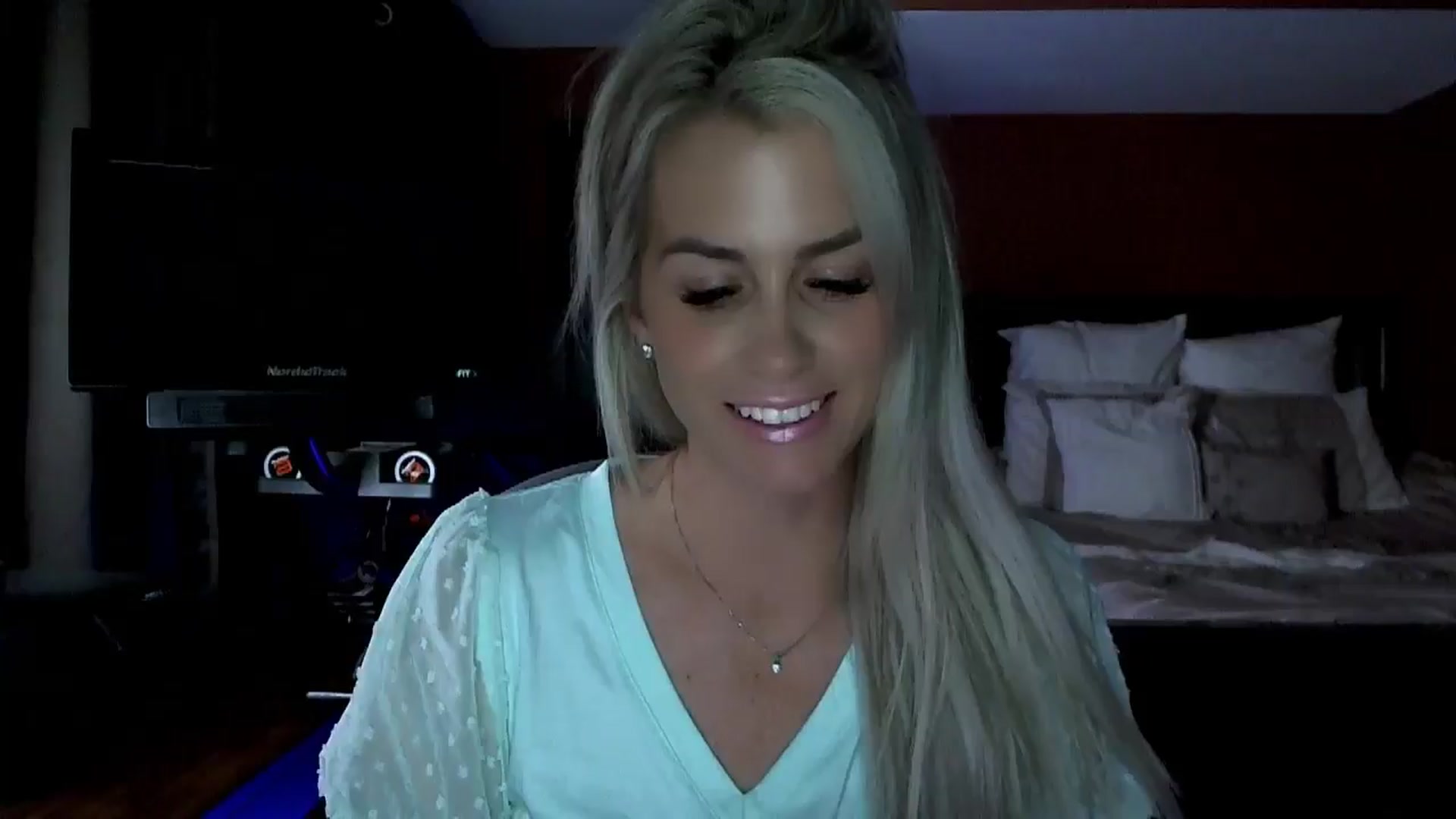 Gallery image thumbnail from Cora9's myfreecams stream on, 06/21/2024, 03:59 image 1 of 20