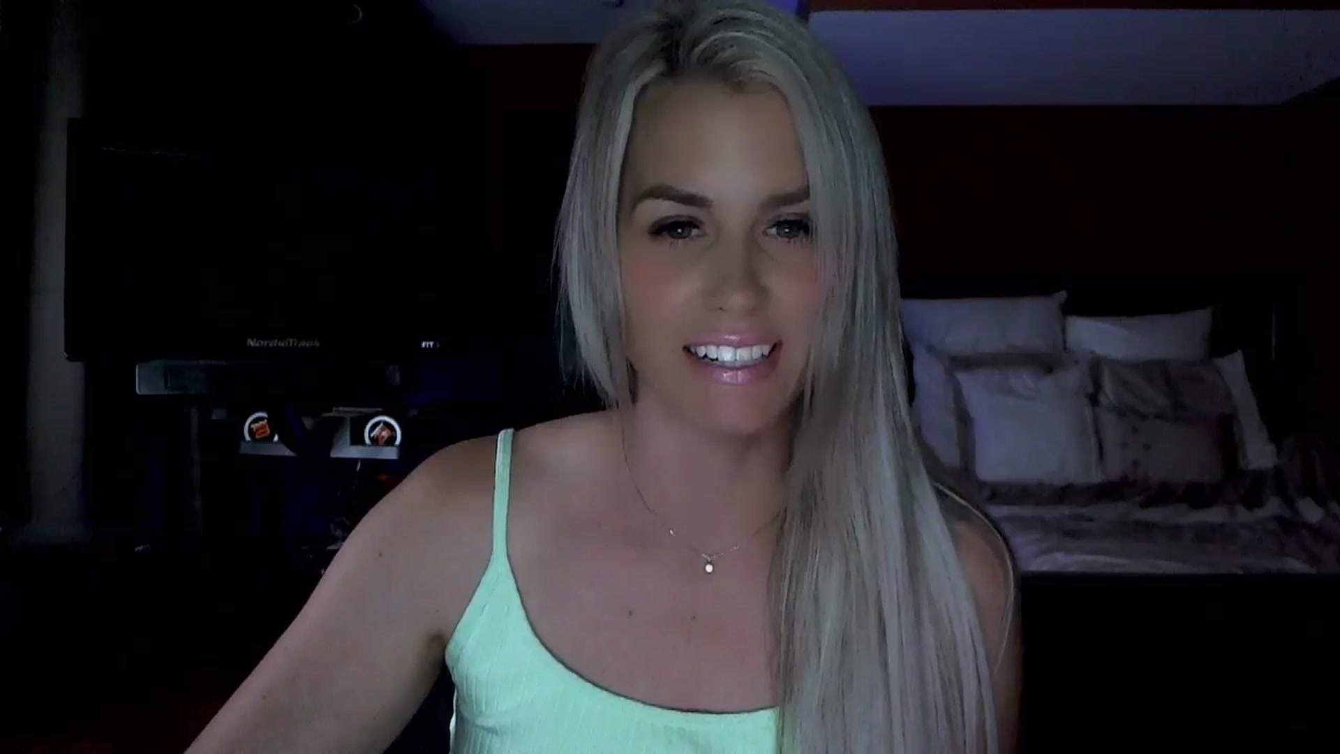 Gallery image thumbnail from Cora9's myfreecams stream on, 06/24/2024, 04:23 image 2 of 20