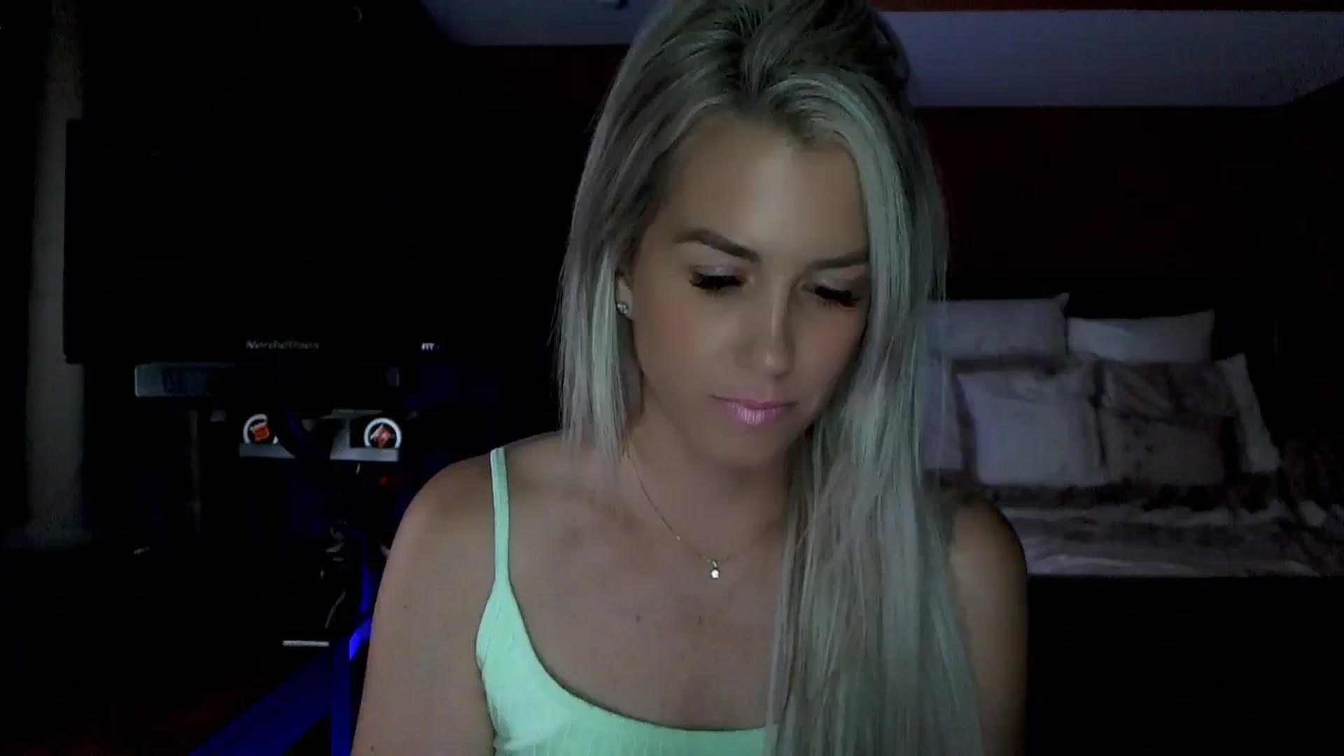 Gallery image thumbnail from Cora9's myfreecams stream on, 06/24/2024, 04:23 image 9 of 20